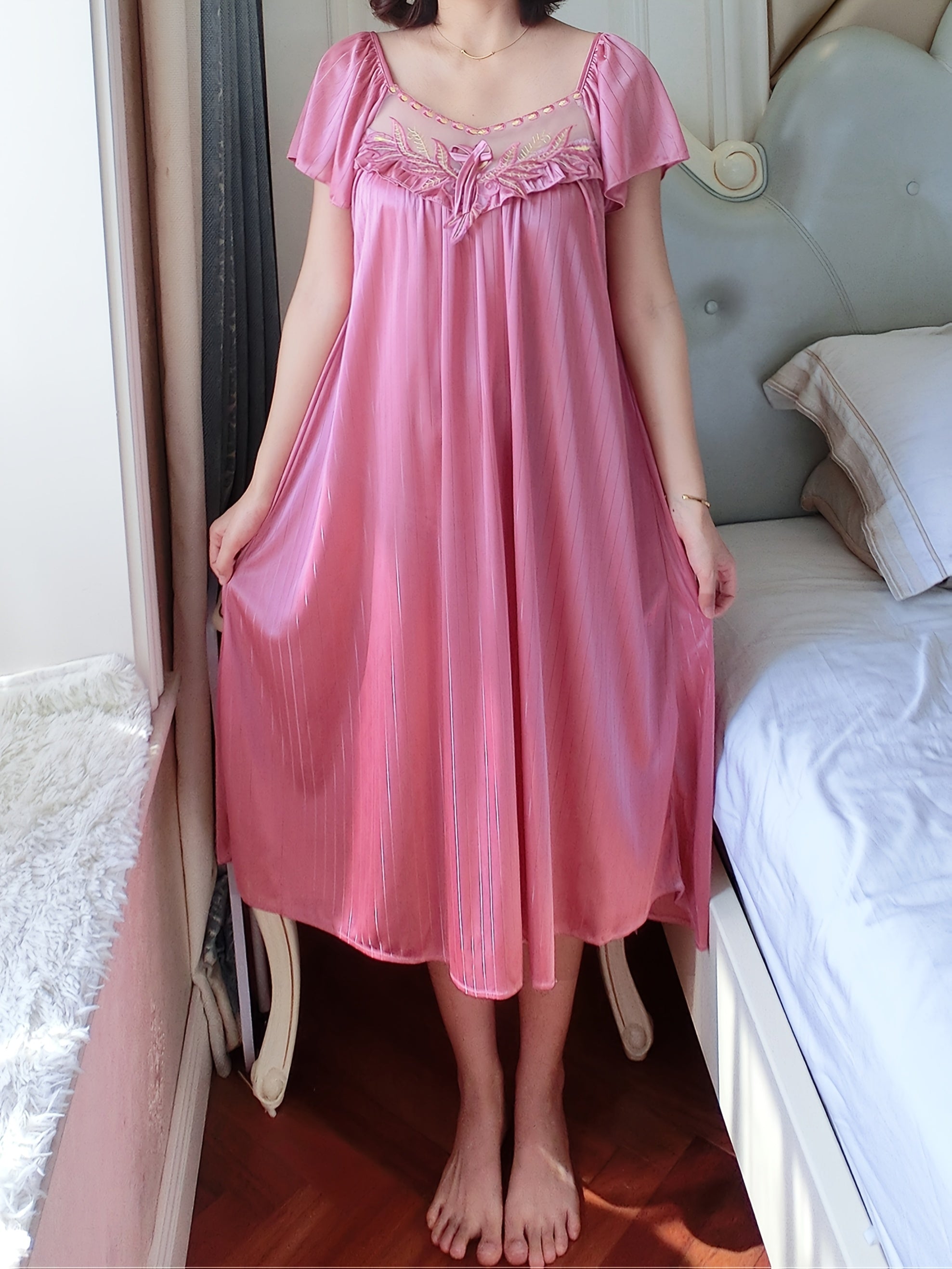 Cross-Border Sexy Women'S Nightgown Made of Lace, Plus Size, Solid Color Floral Sleepwear, Thin Short-Sleeve Lace Dress.