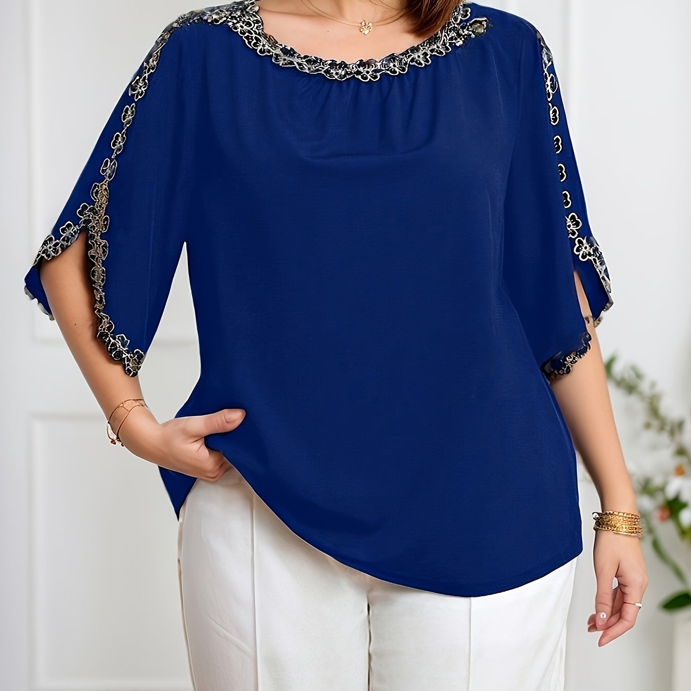 Plus Size Women'S Shirt with Floral Decoration
