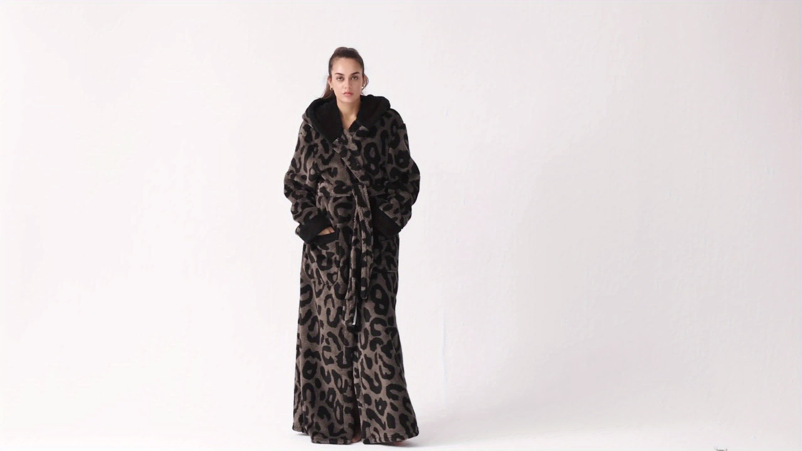 Leopard Print Series - Women's Autumn and Winter - Long Sleeve Hooded Bathrobe