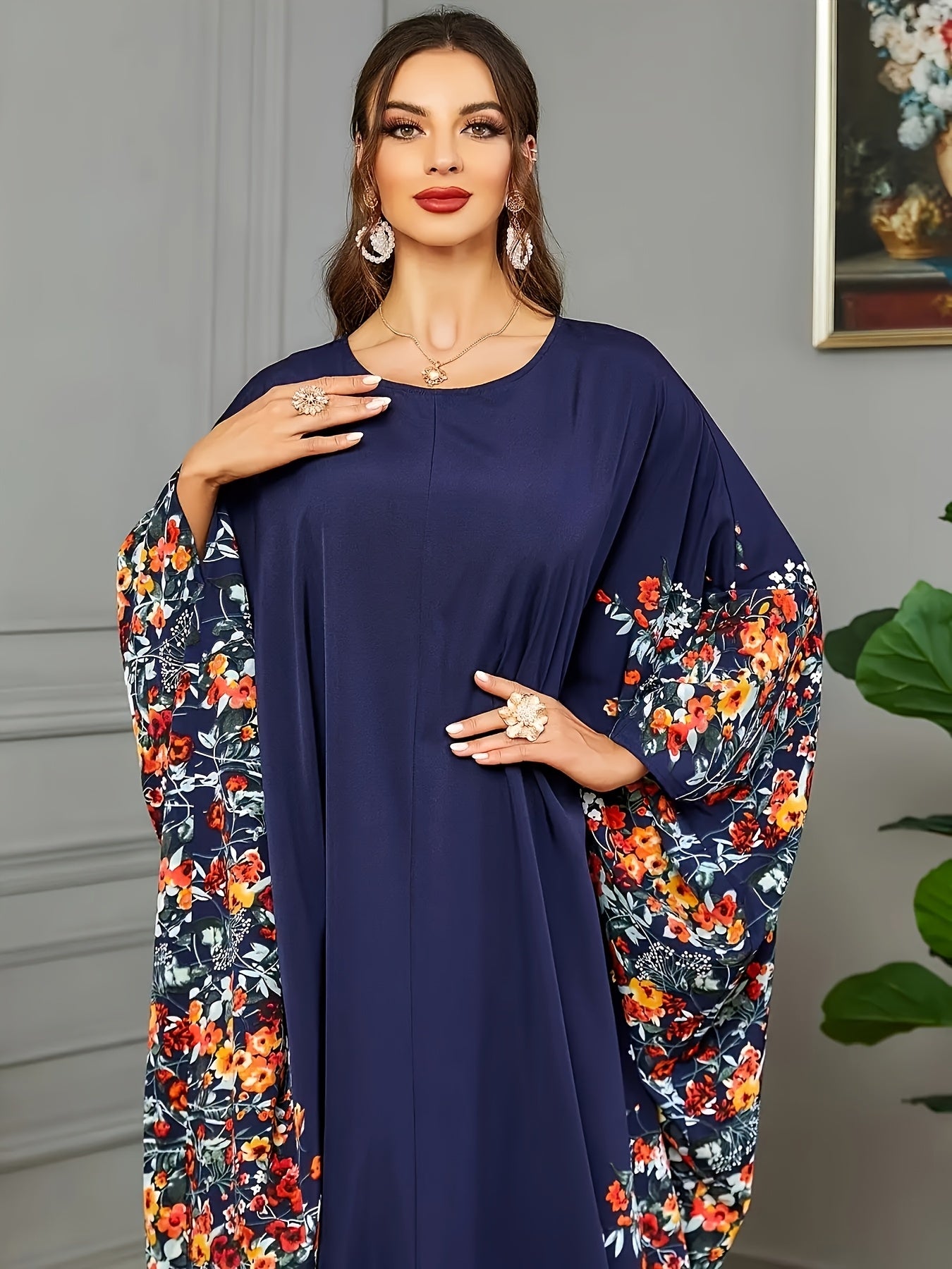 Middle Eastern-Inspired Batwing Sleeves, Loose Fit Floral Print