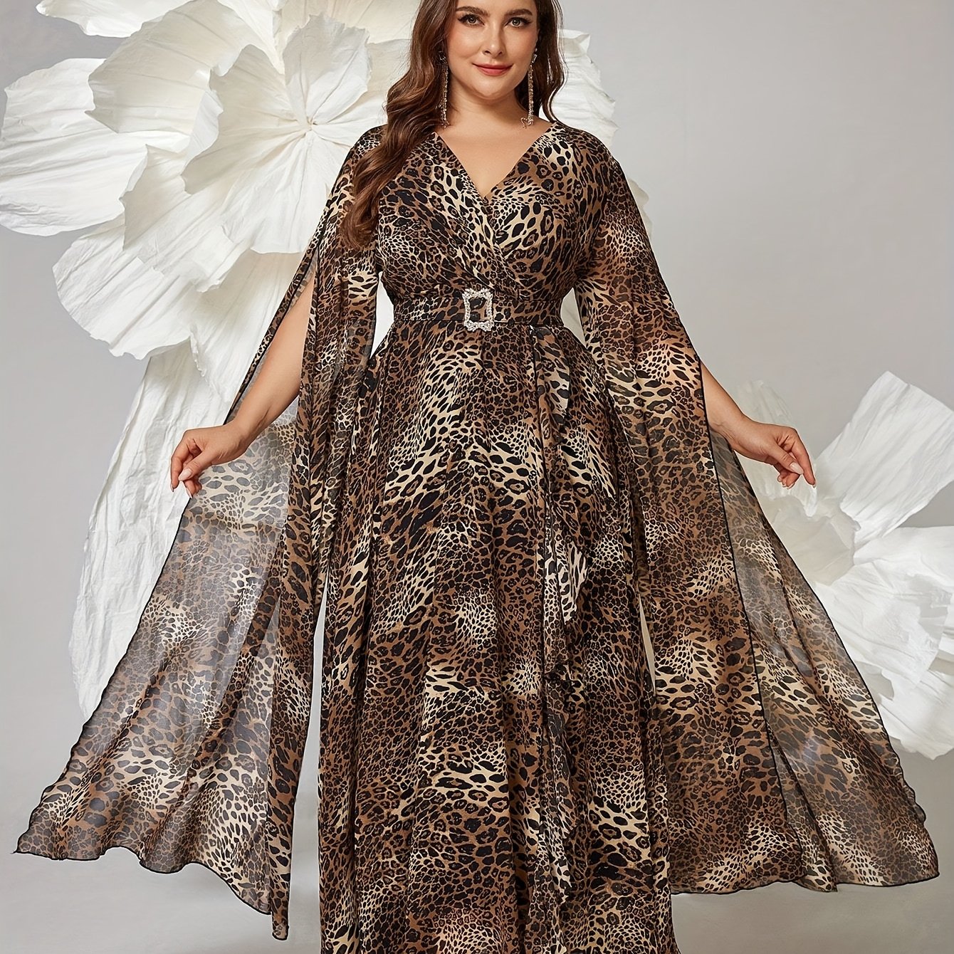Women's Plus Size Elegant V-Neck Maxi Dress with Leopard Print