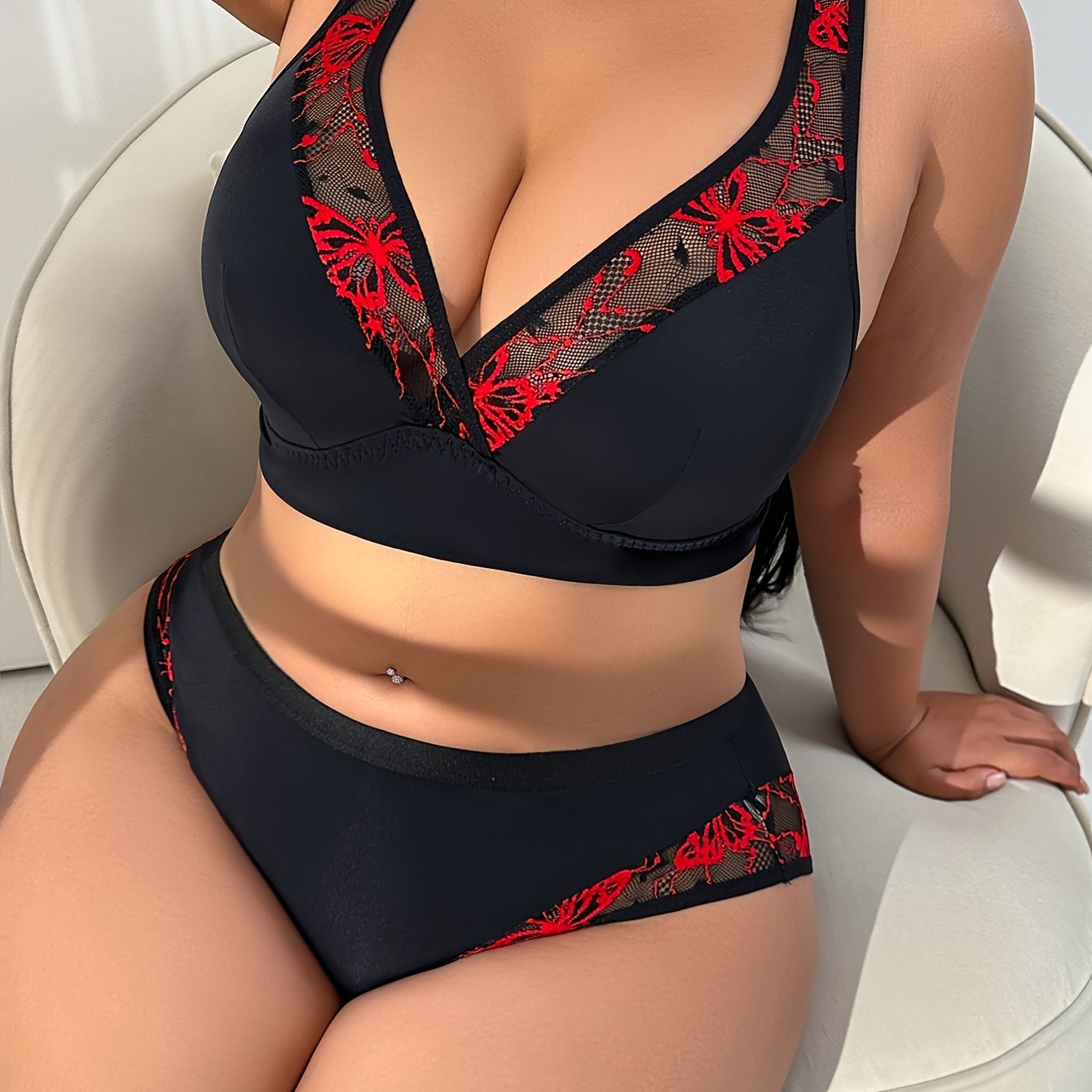 Wireless and Padded Contrast Lace Splicing Plus Size Women's Bra Set