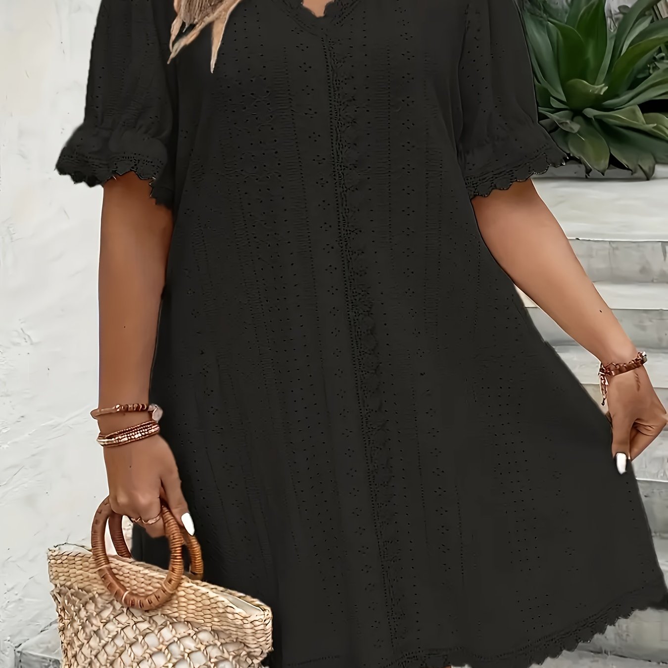 Elegant Plus Size Dress with Contrast Lace Trim, Short Sleeve