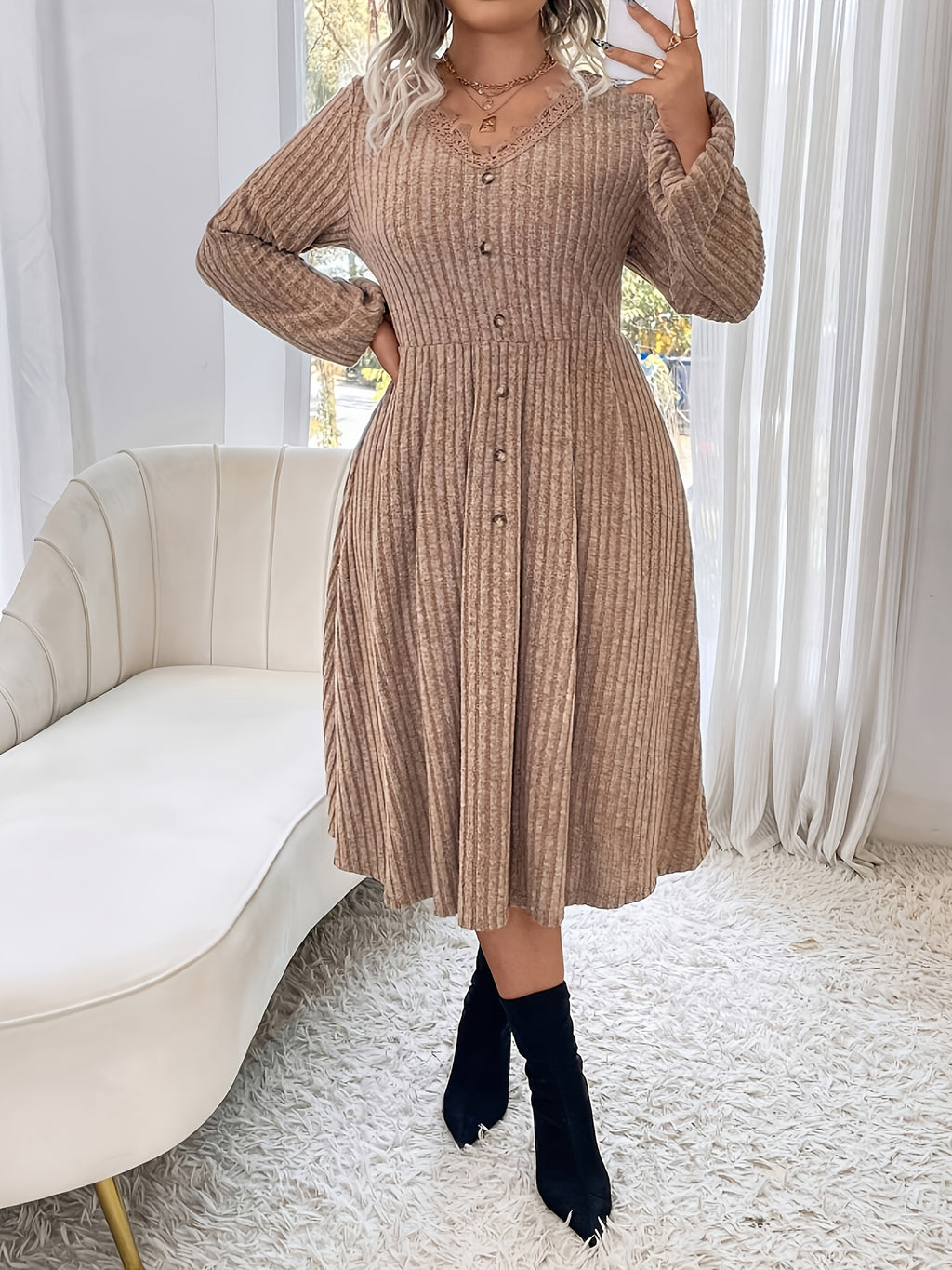 Women's Plus Size Elegant V-Neck Lace Contrast Button Dress - Long Maxi