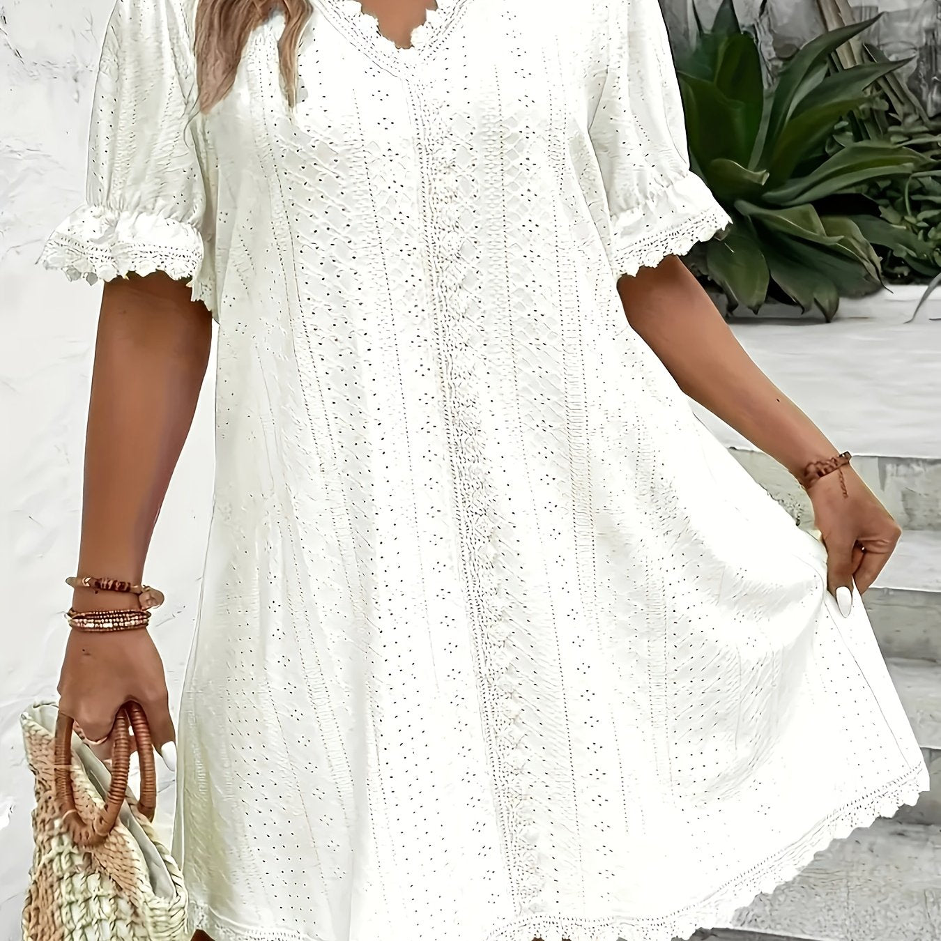 Elegant Plus Size Dress with Contrast Lace Trim, Short Sleeve