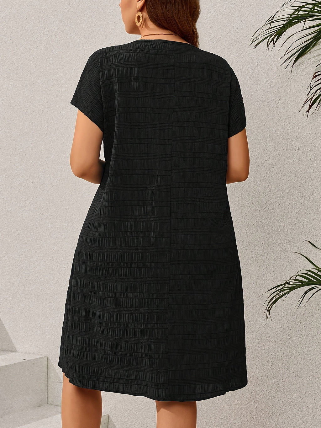 Round Neck, Non-Stretch, Machine Washable