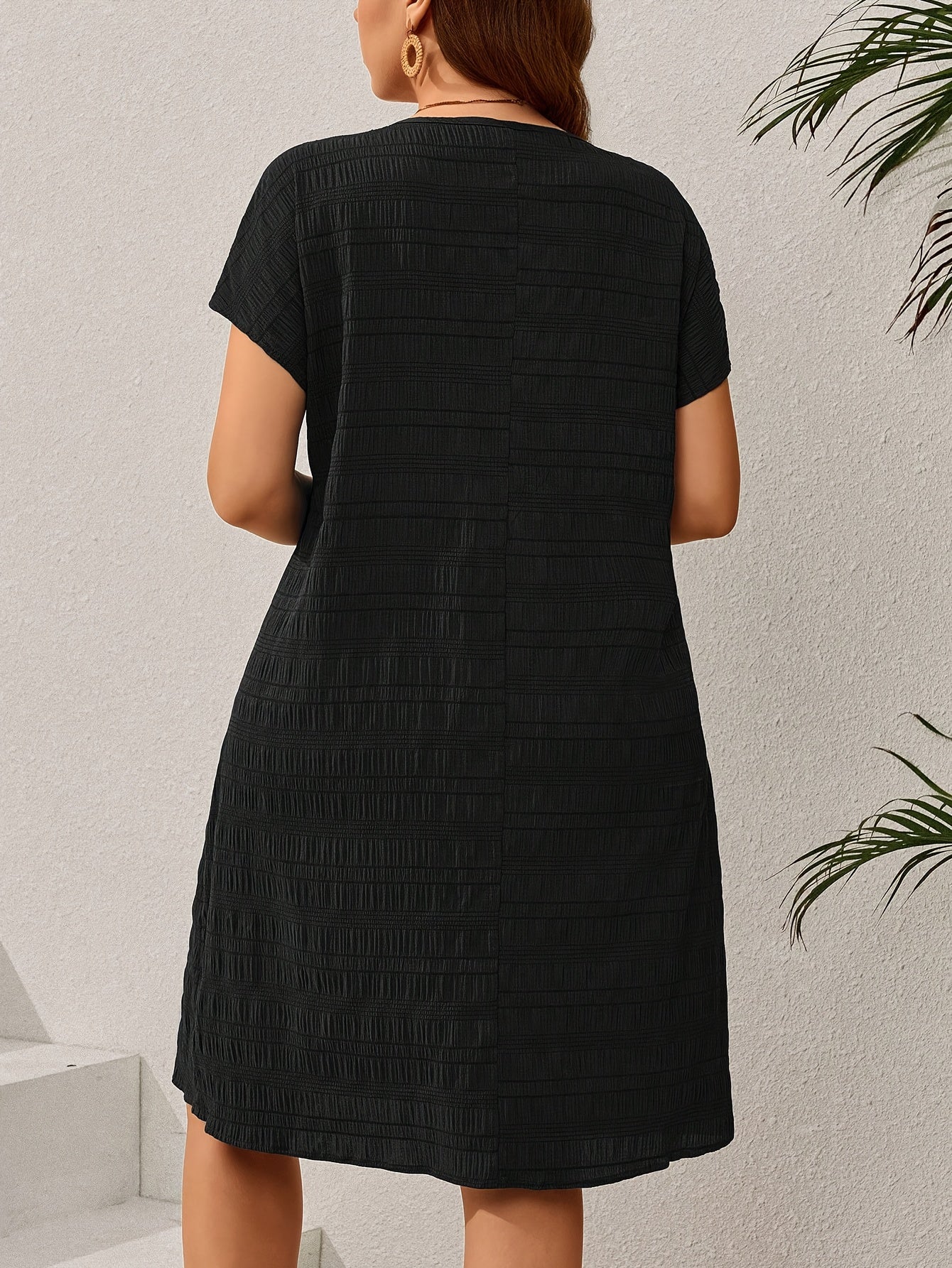 Round Neck, Non-Stretch, Machine Washable