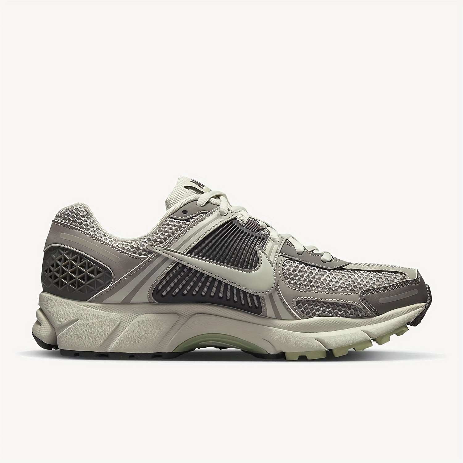 NIKE Women's VOMERO 5 Low-Top Training Running Shoes FB8825-001 - Breathable Fabric Upper, Cushioned Rubber Sole