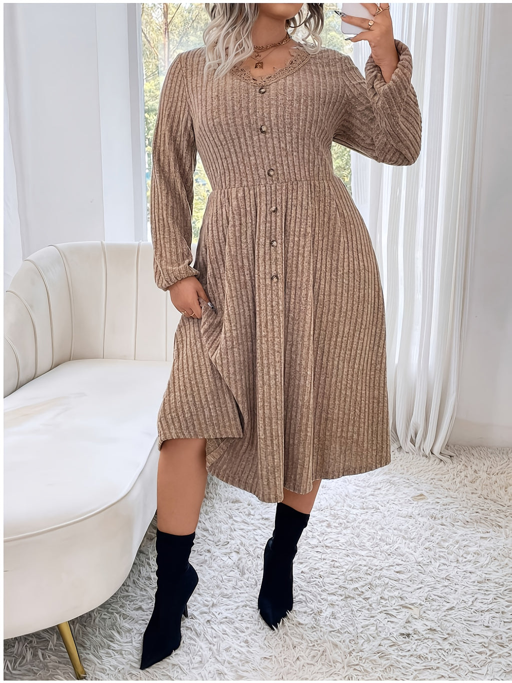 Women's Plus Size Elegant V-Neck Lace Contrast Button Dress - Long Maxi