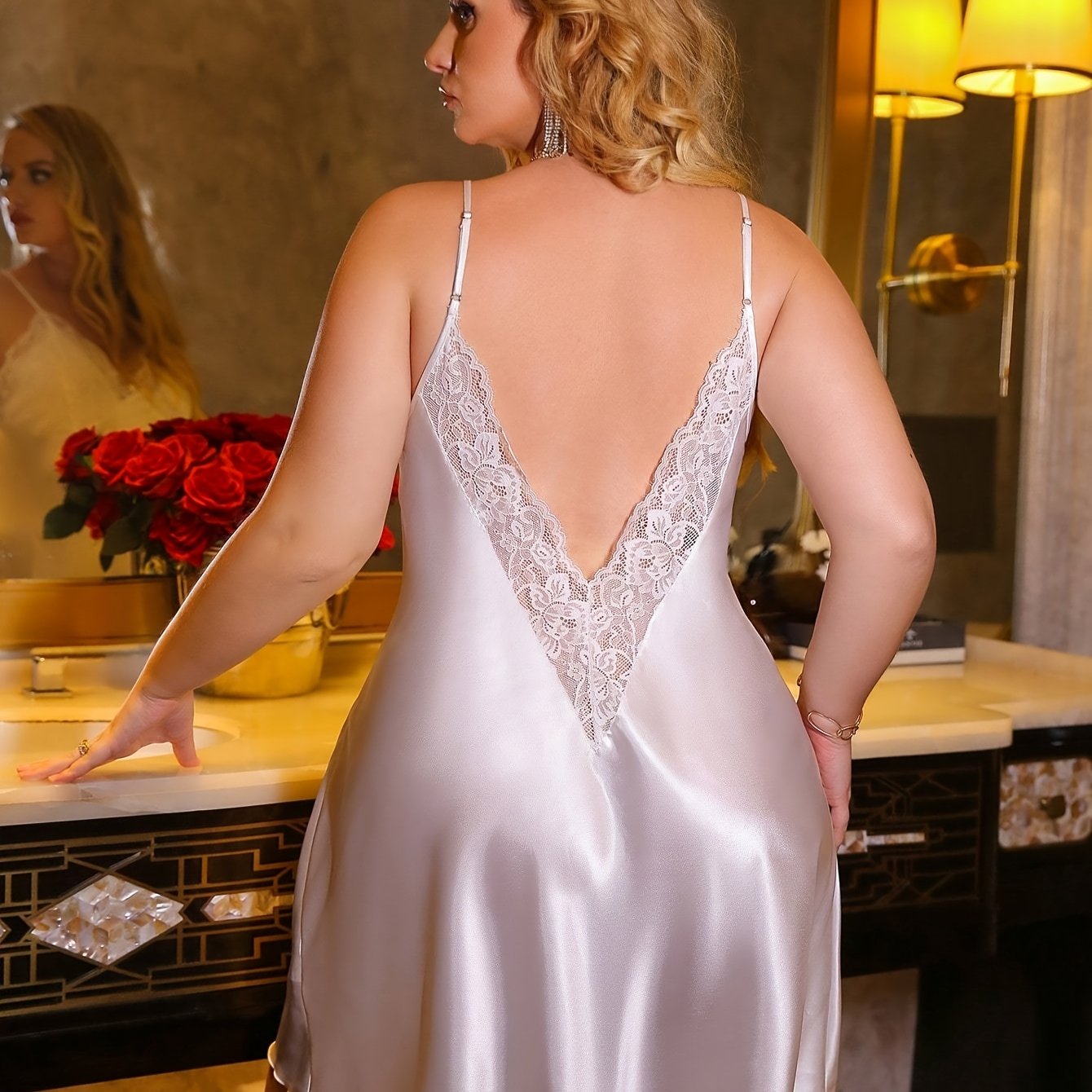 Women's Plus Size Elegant Backless Nightgown