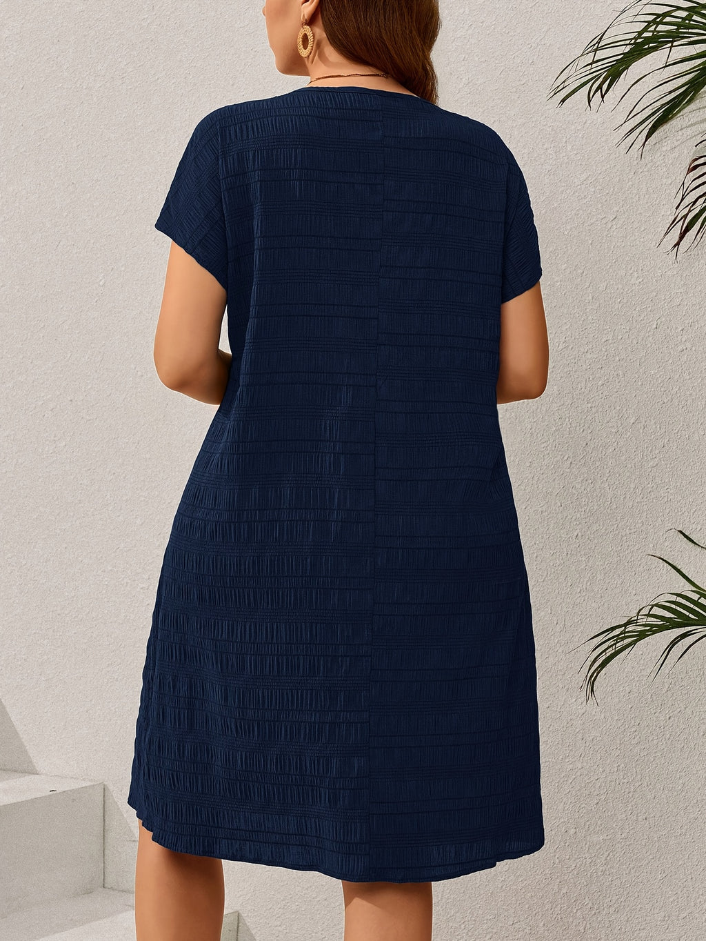 Round Neck, Non-Stretch, Machine Washable