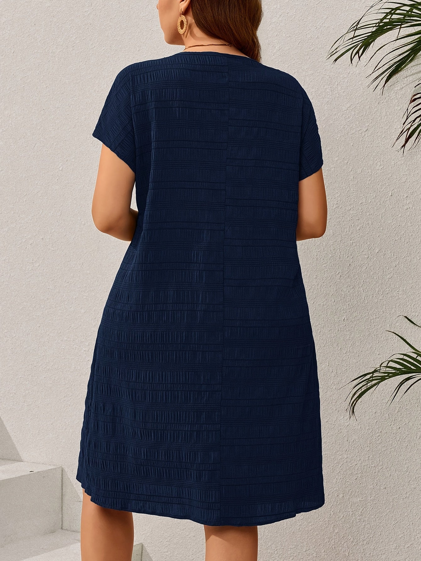 Round Neck, Non-Stretch, Machine Washable