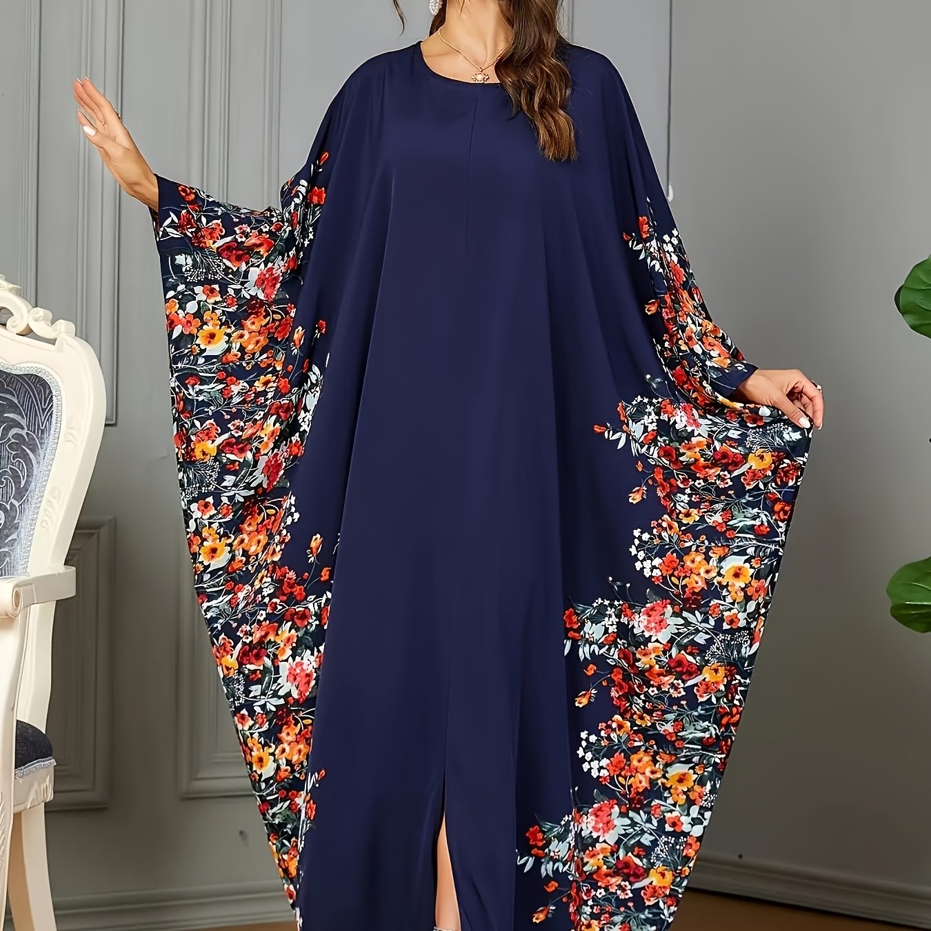 Middle Eastern-Inspired Batwing Sleeves, Loose Fit Floral Print