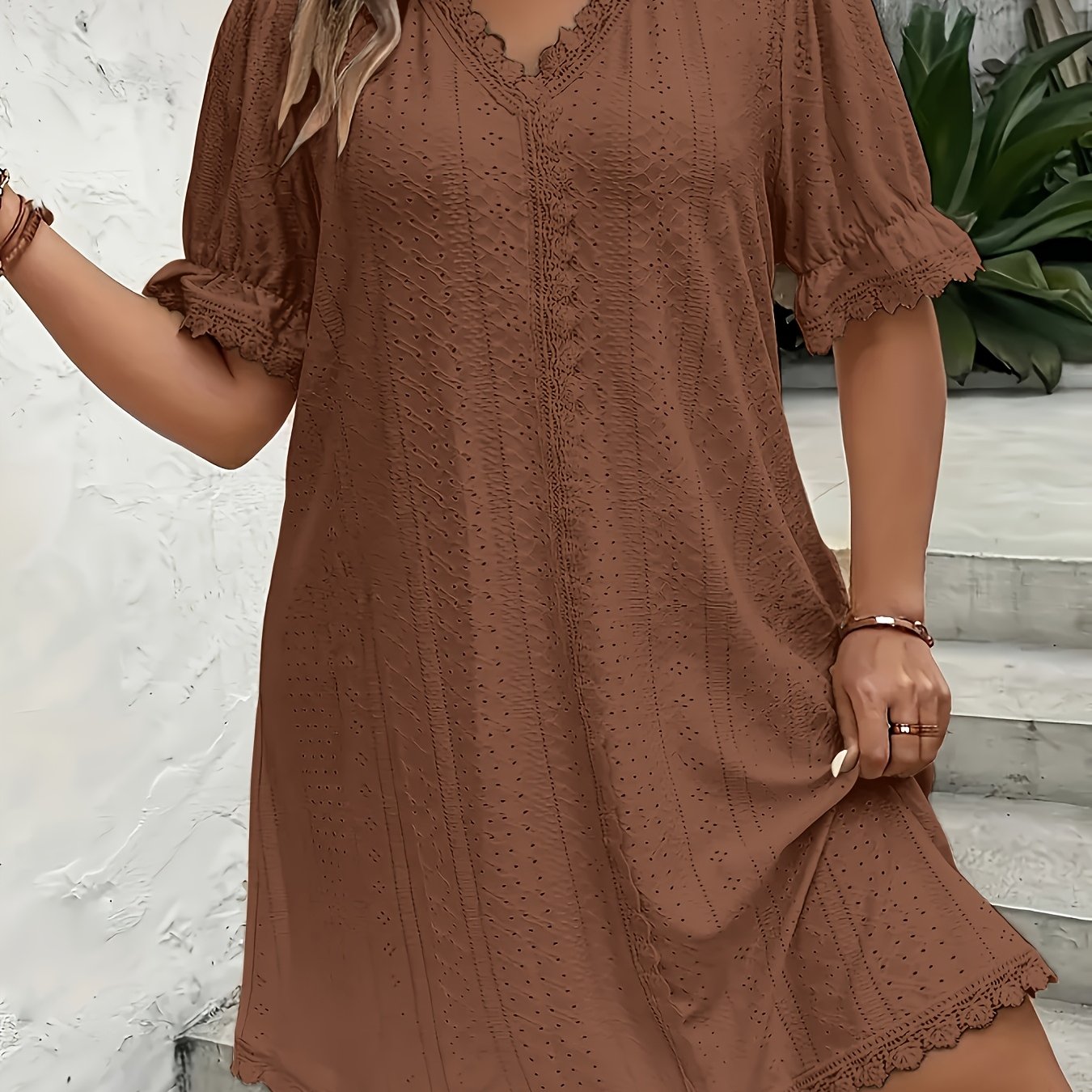 Elegant Plus Size Dress with Contrast Lace Trim, Short Sleeve
