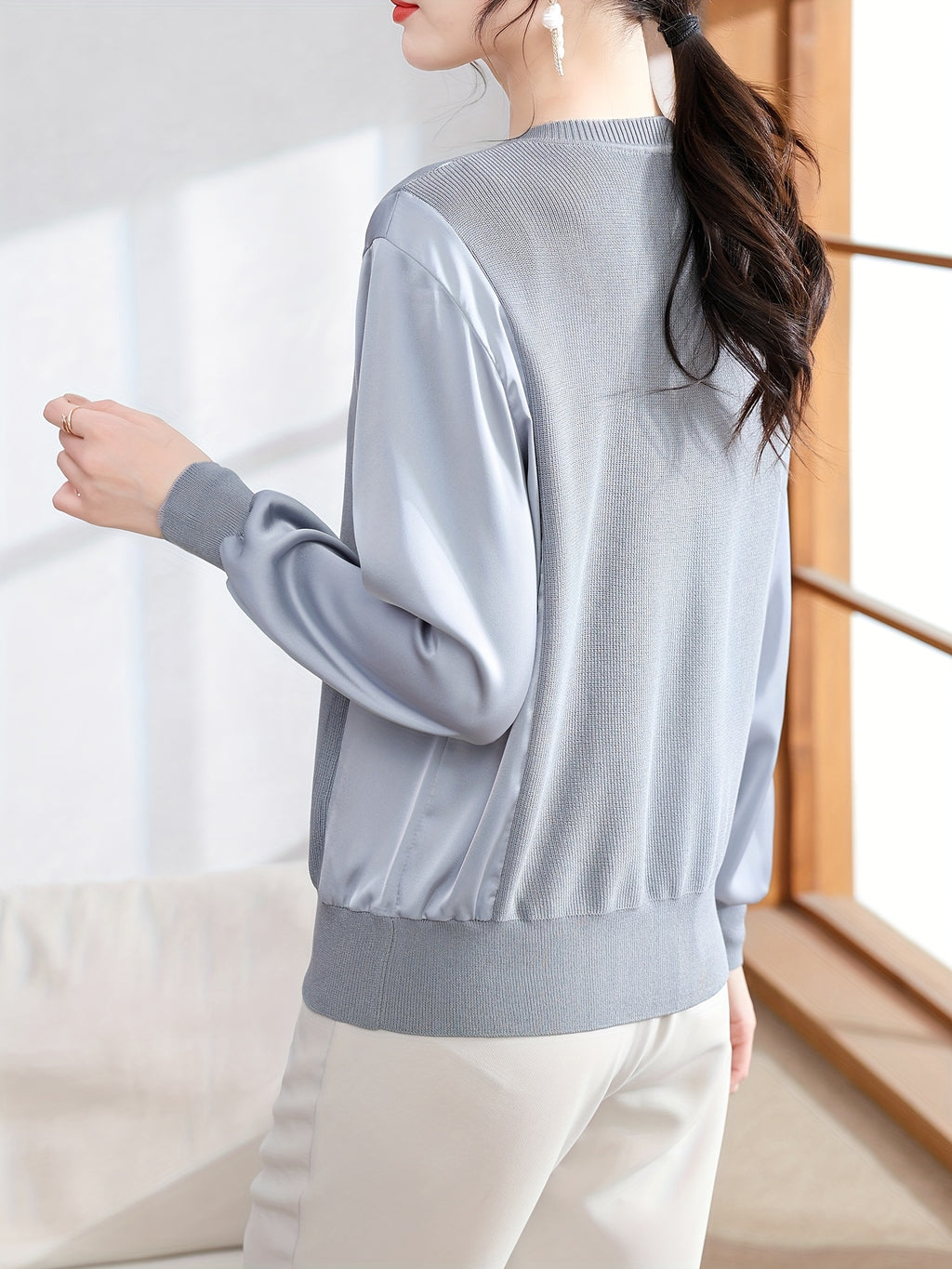 Women's Long-Sleeve Blouse - Slim-Fit Mom-Friendly T-Shirt with Beaded Collar