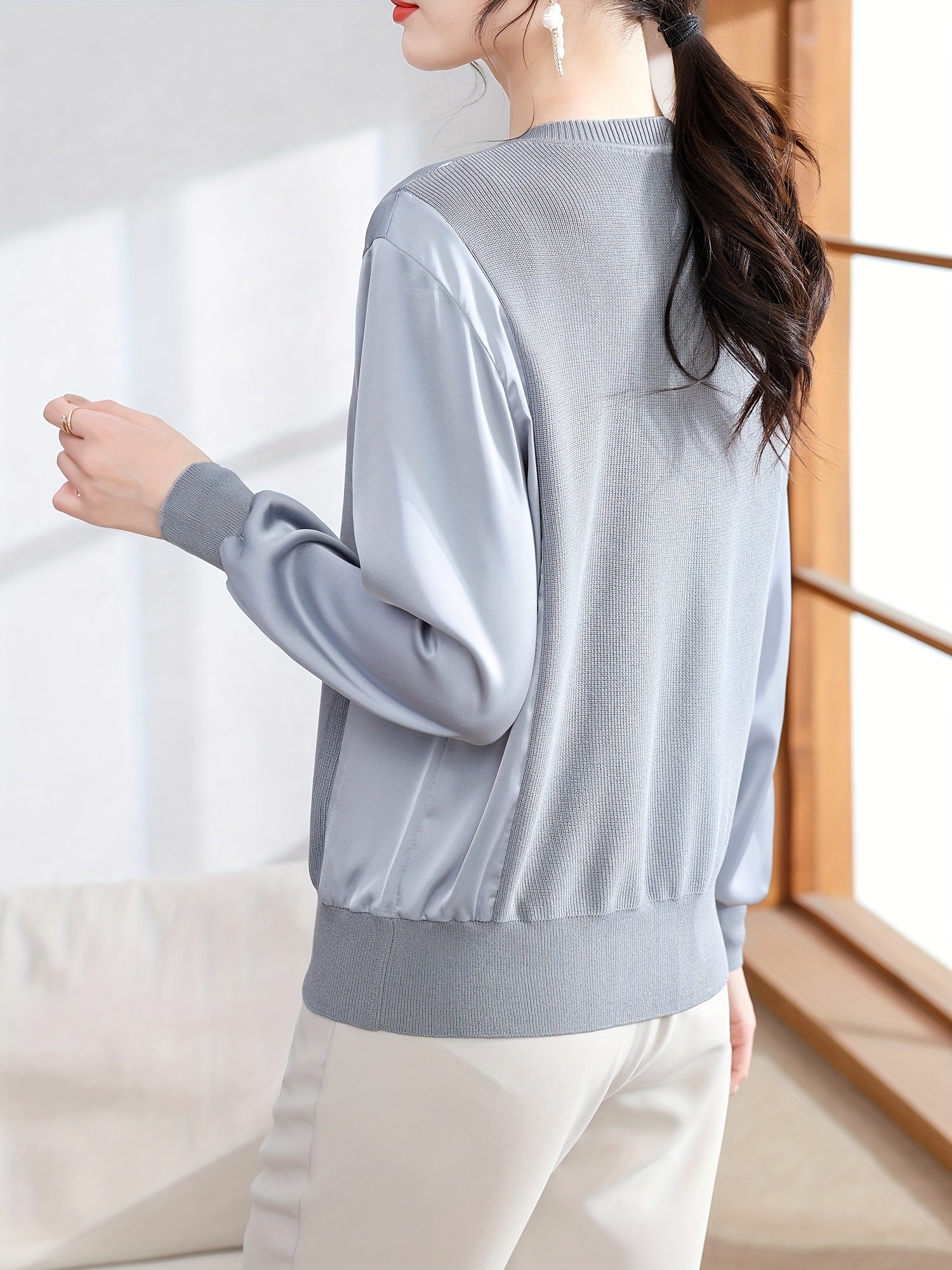 Women's Long-Sleeve Blouse - Slim-Fit Mom-Friendly T-Shirt with Beaded Collar