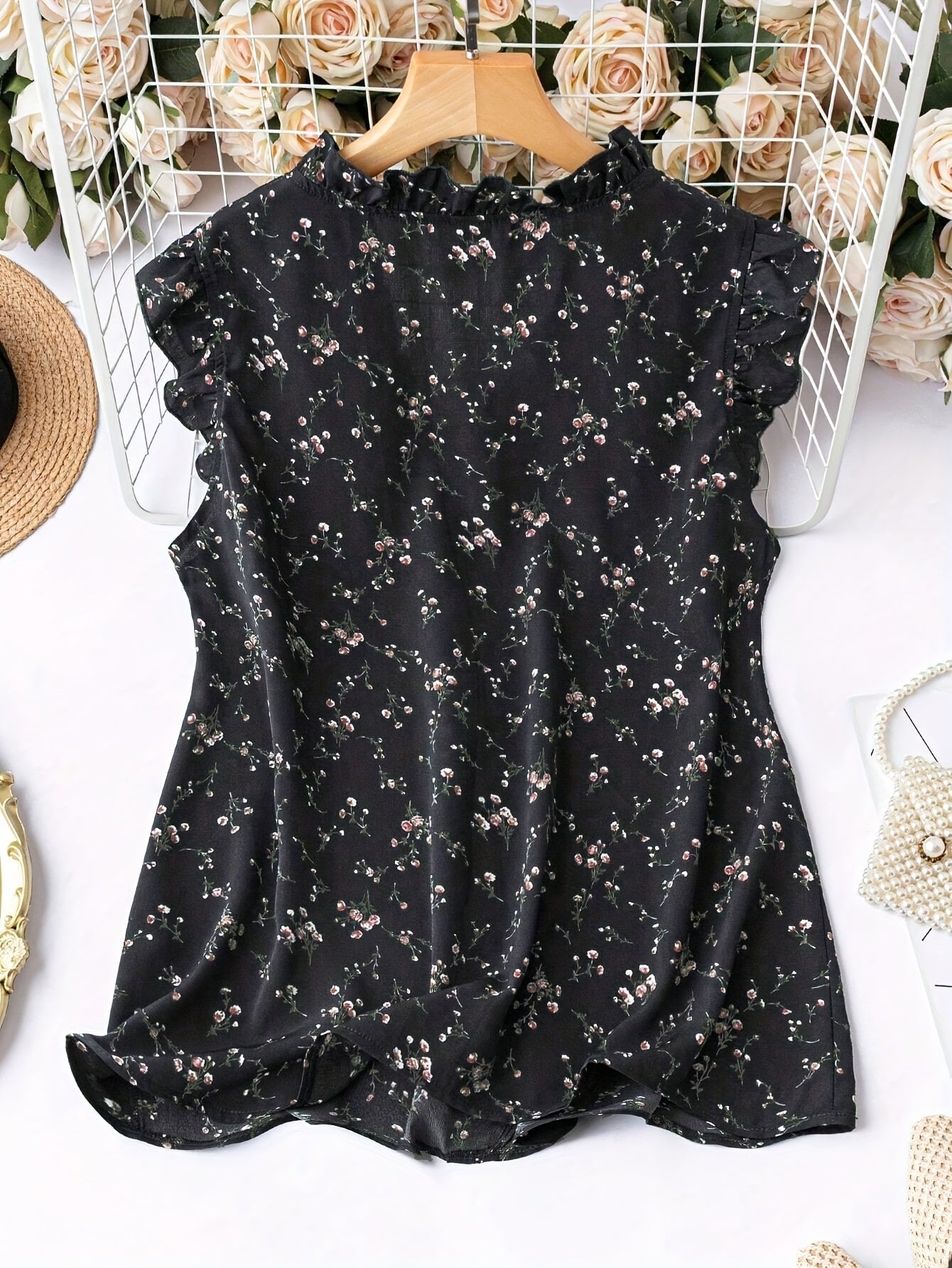 Elegant V-Neck Floral Print Blouse with Ruffled Sleeves