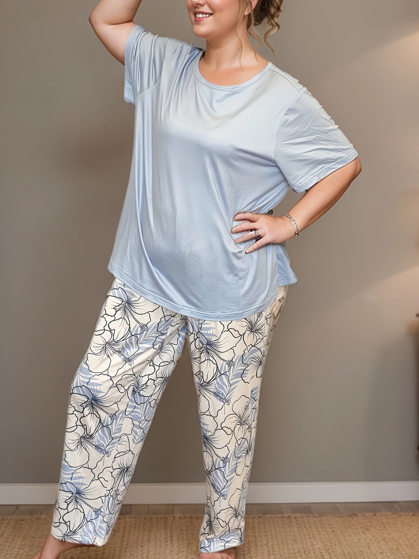 Plus Size Women's Blue Floral Print Pajama Set
