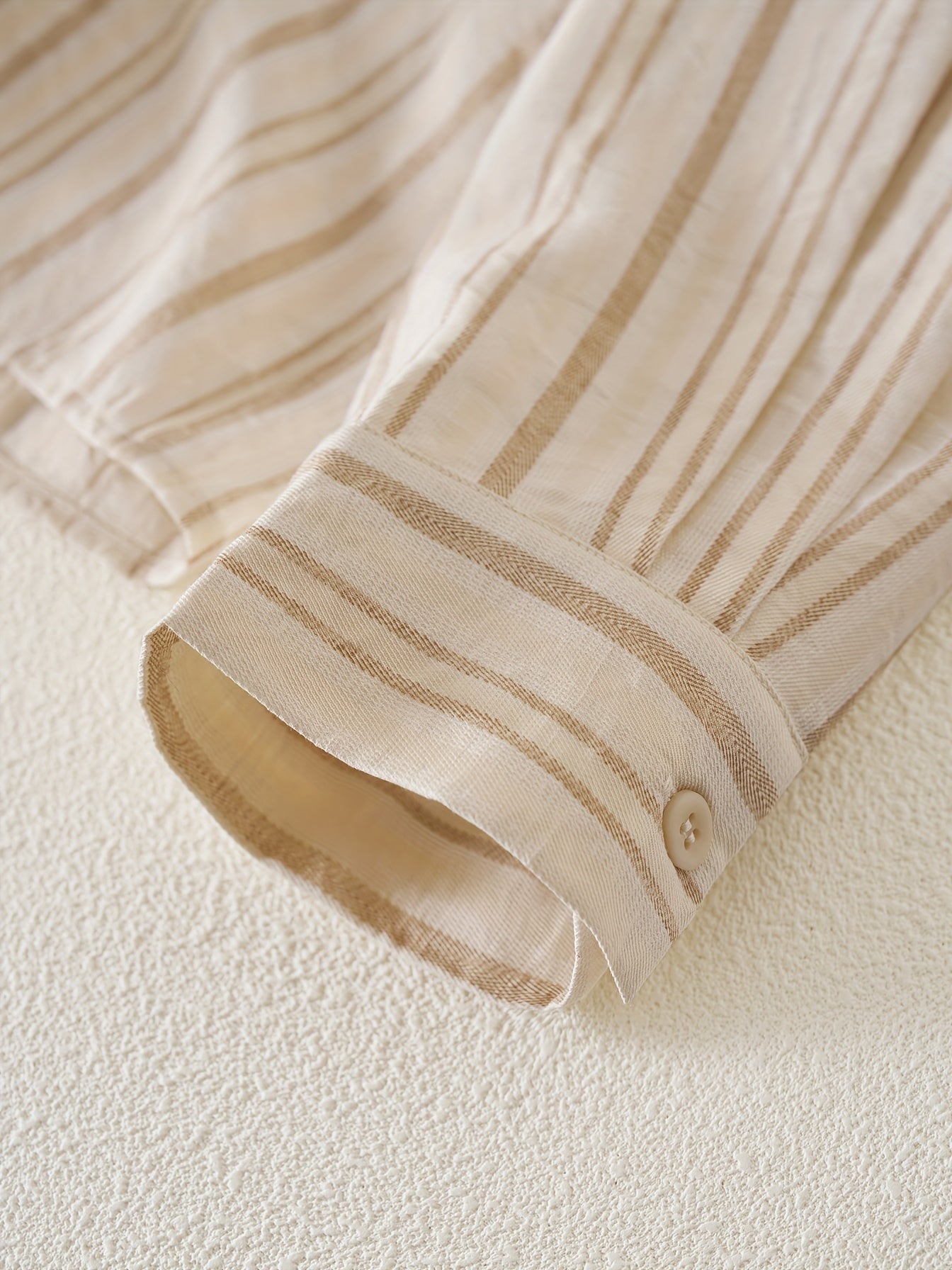 Commuting & Artistic Feel Shirt Features a Color-Striped Design That Mimics