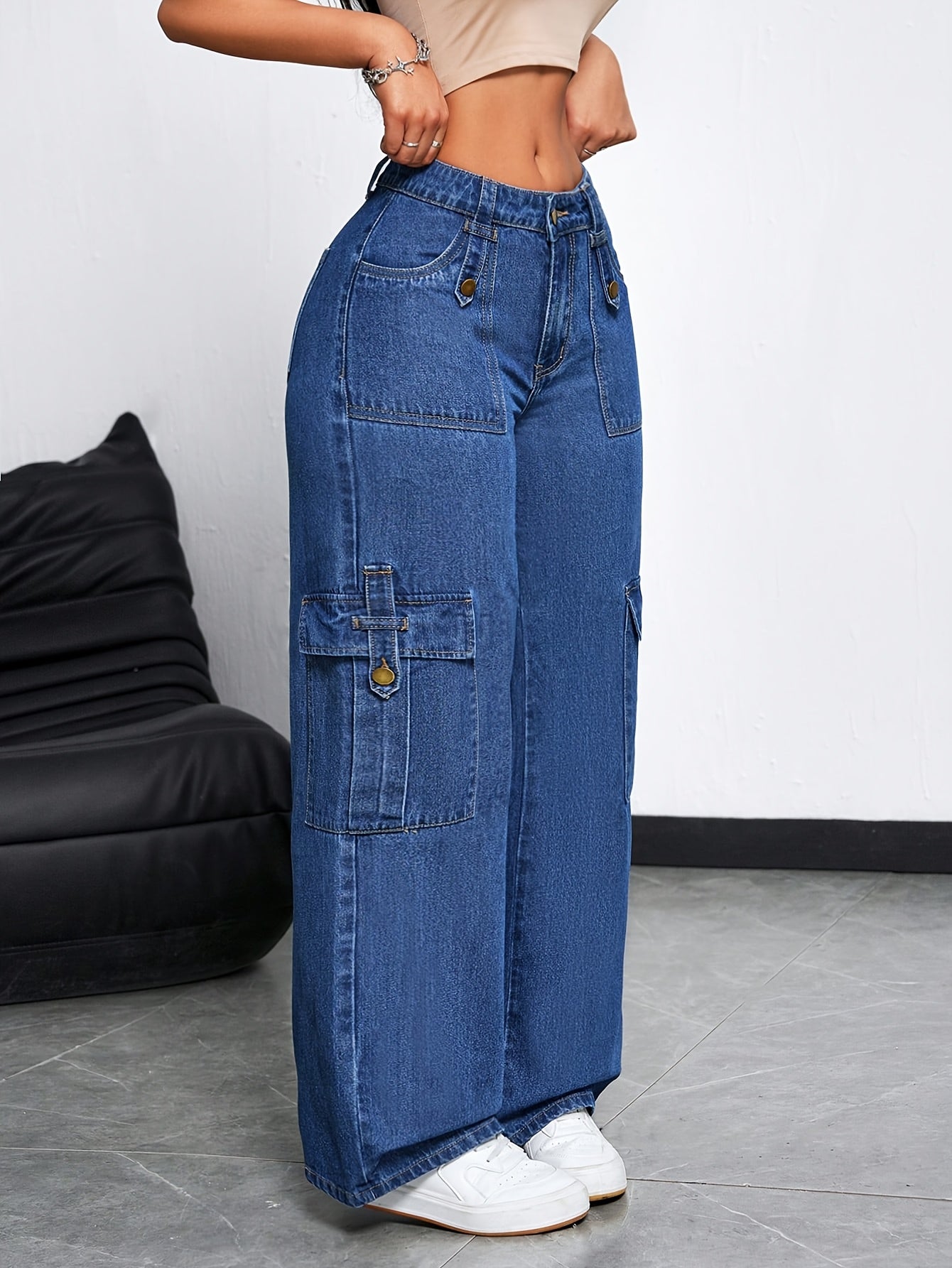 Women's High-Waisted Cargo Jeans with Multiple Pockets