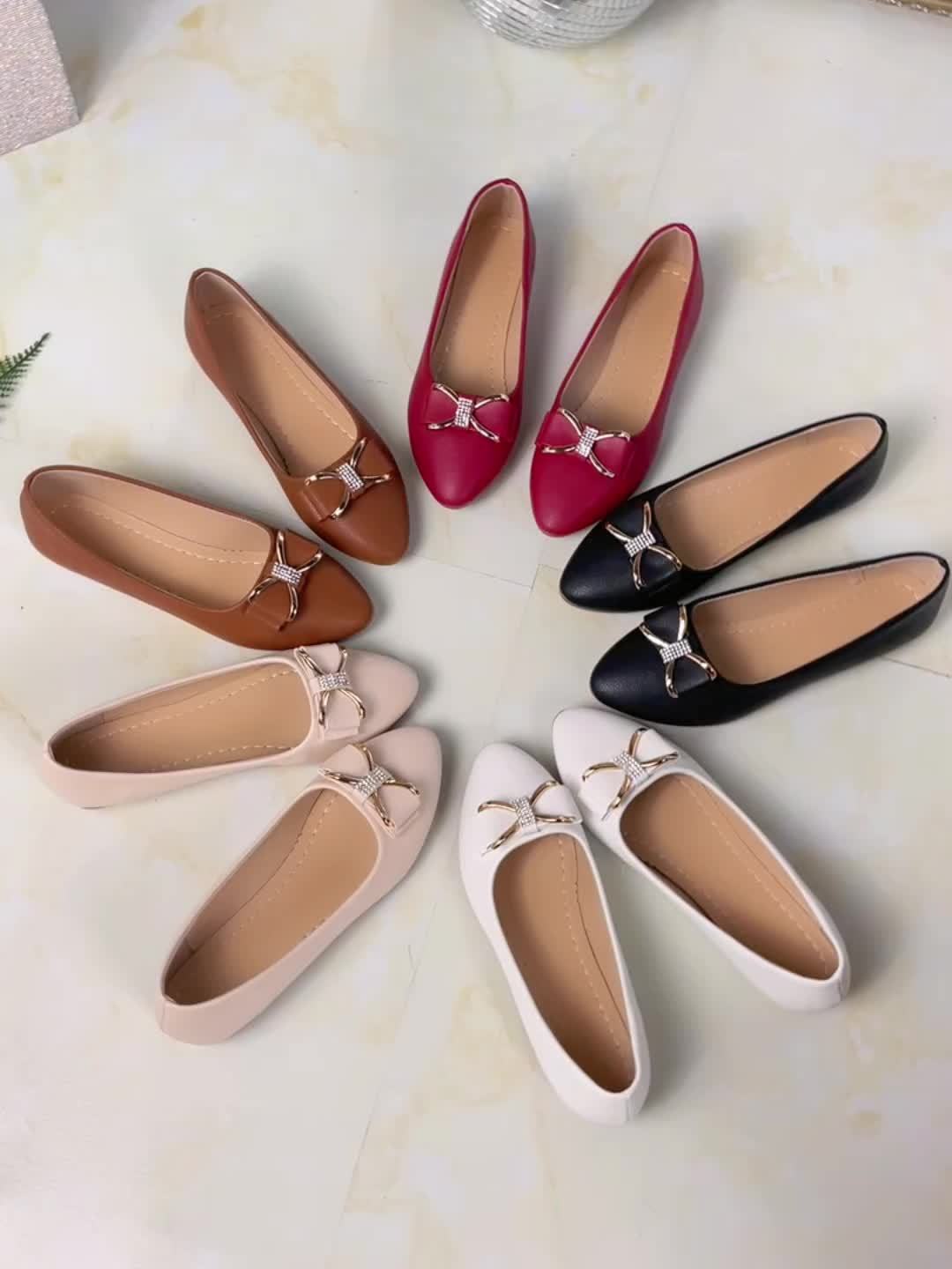 [Elegant White Flats] Lightweight, Comfortable Women's Elegant White Flats with Golden Buckle Accents | Non-Slip Sole, Round Toe, Faux Cover, All-Season Casual Shoes for Home & Outdoor Wear