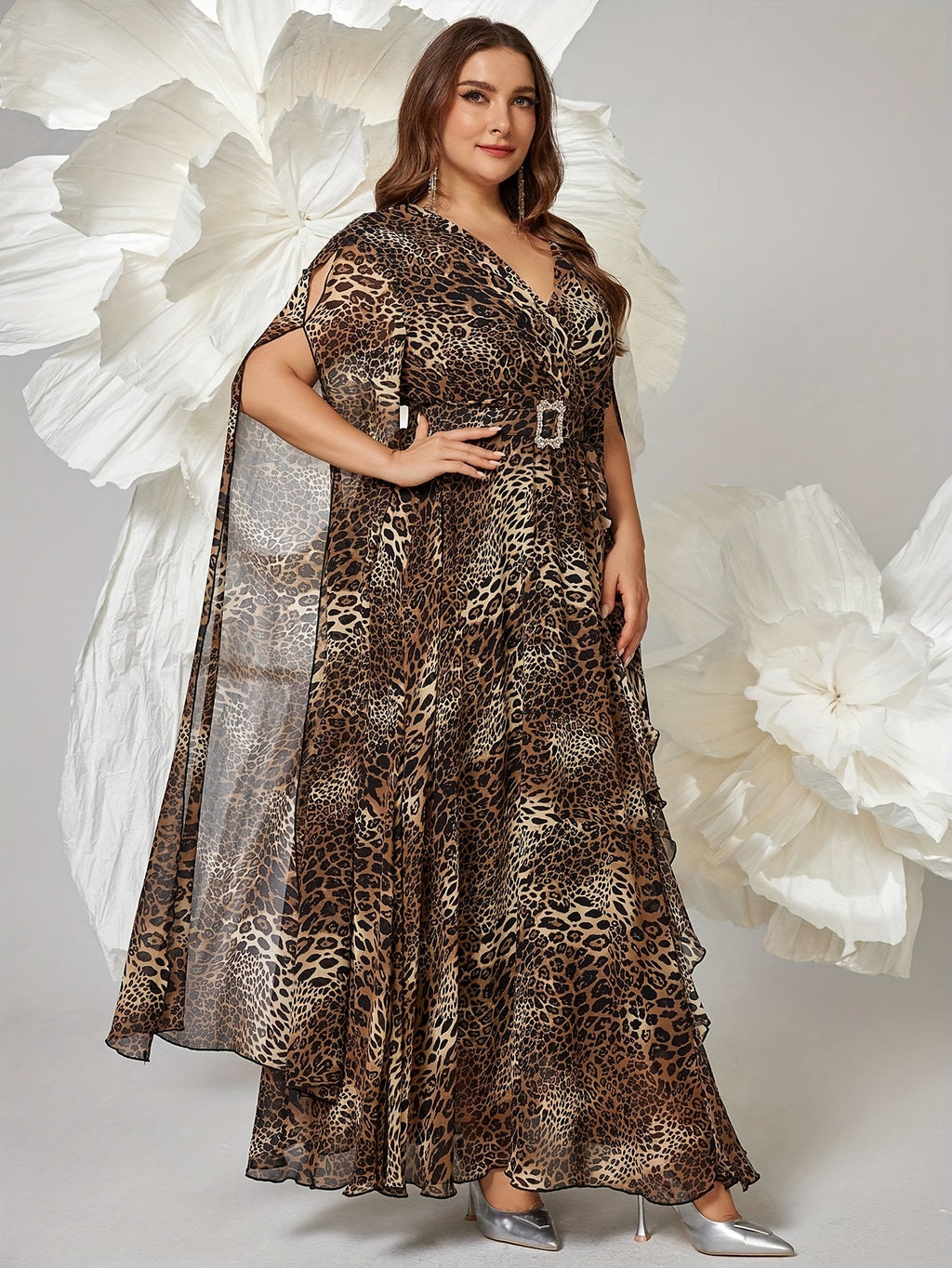 Women's Plus Size Elegant V-Neck Maxi Dress with Leopard Print