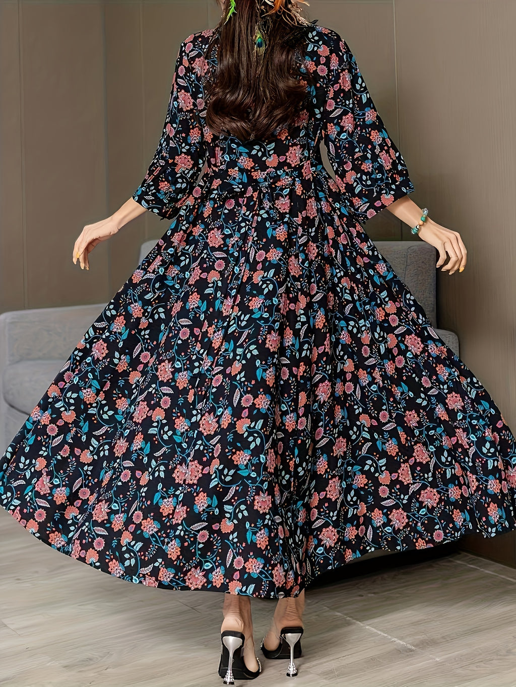 Middle Eastern Style Polyester Blend Elegant V-Neck Embroidered Dress with Belt