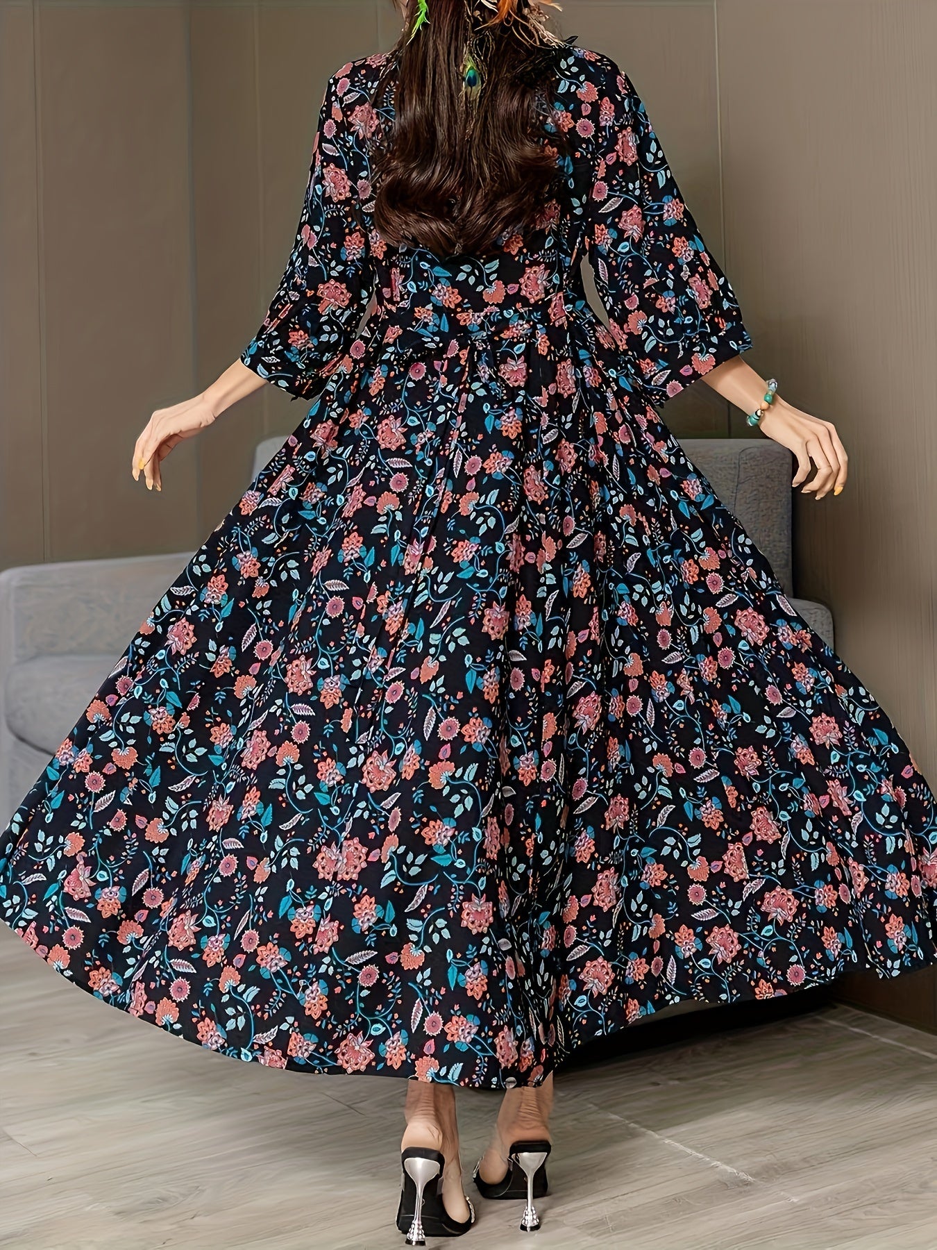Middle Eastern Style Polyester Blend Elegant V-Neck Embroidered Dress with Belt