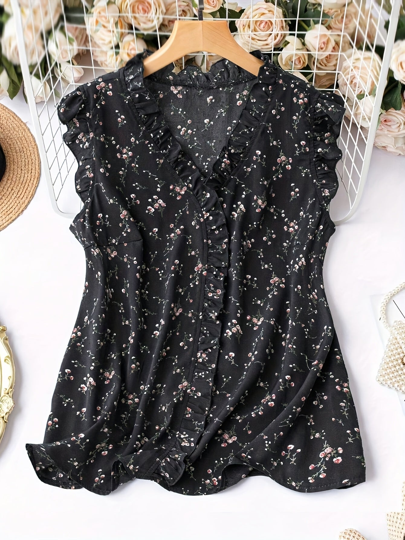 Elegant V-Neck Floral Print Blouse with Ruffled Sleeves