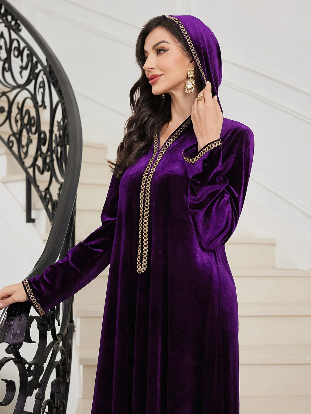 Elegant Navy Blue Abaya Robe with Golden Accents - Long Sleeve