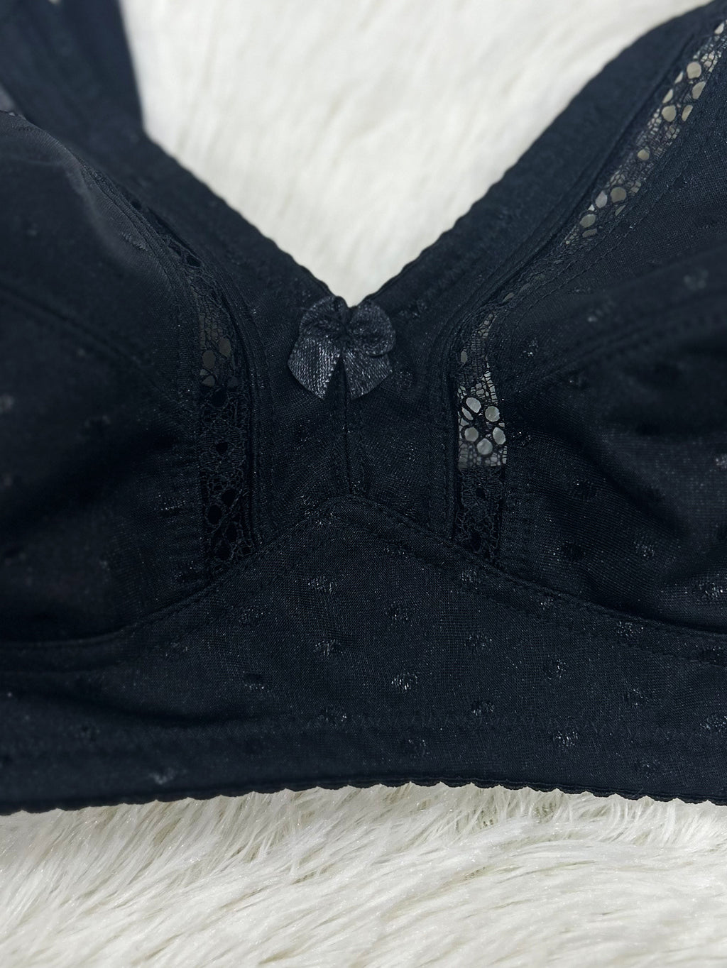 Women's Plus Size Wireless Bra with Bowknot