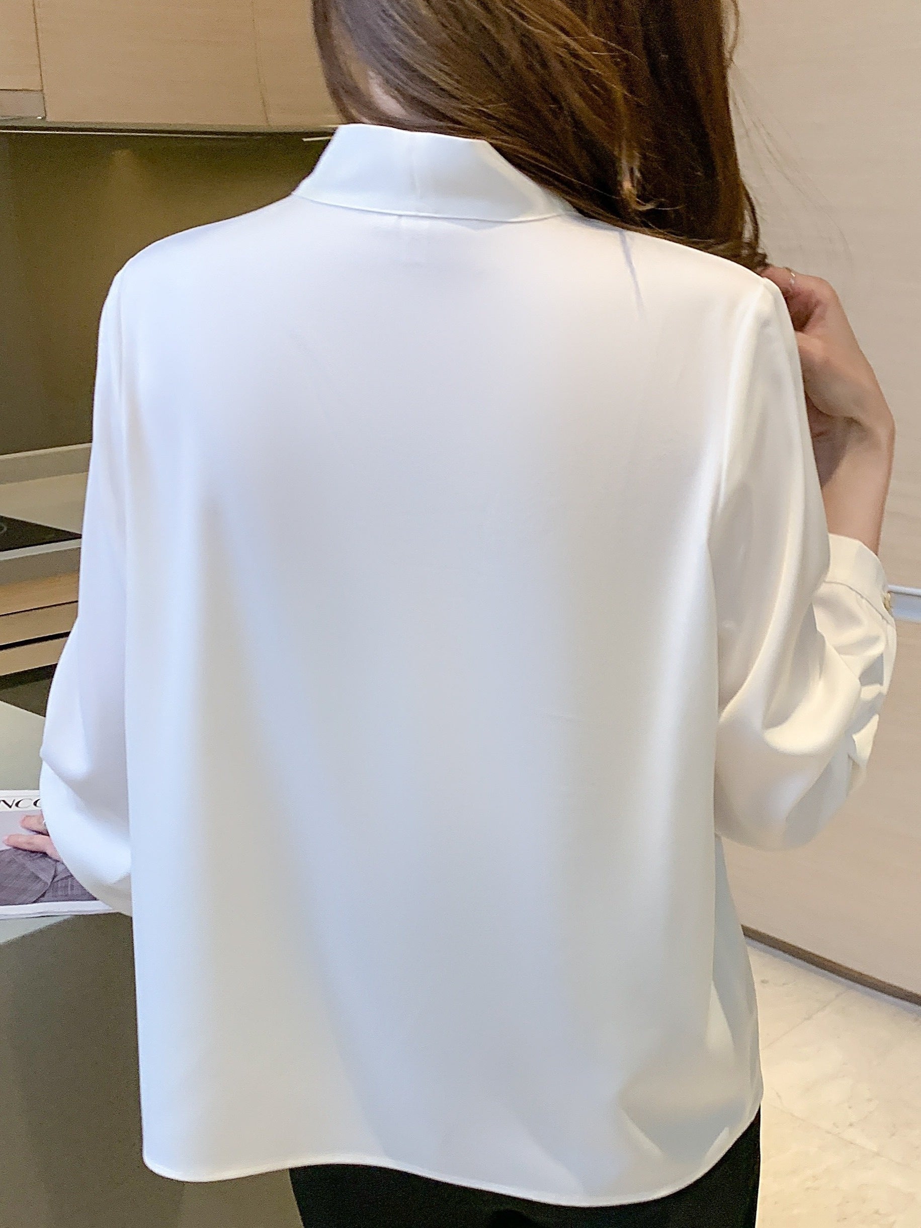 Elegant Chiffon Women's Blouse