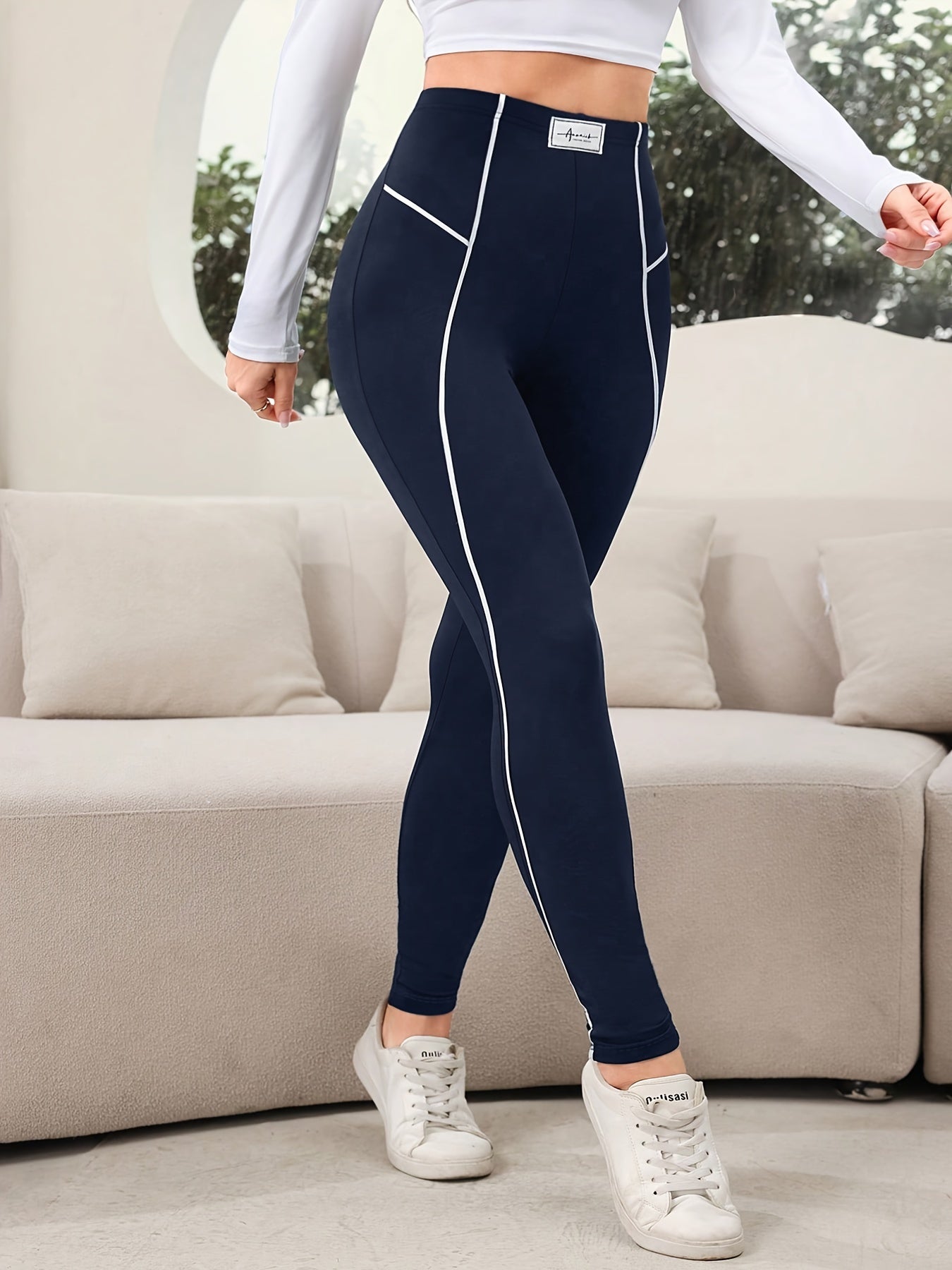 Comfortable Plus Size Women's High-Waisted Leggings with Contrast Trim
