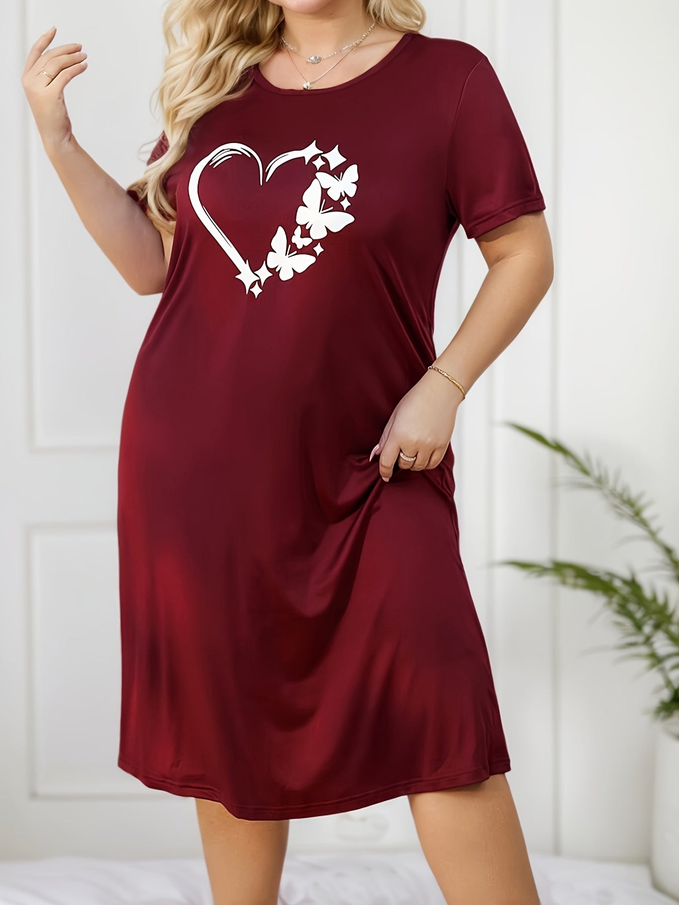 Women's Plus Casual Lounge Dress, Plus Size Butterfly & Heart Print Short Sleeve Crew Neck Sleep Dress