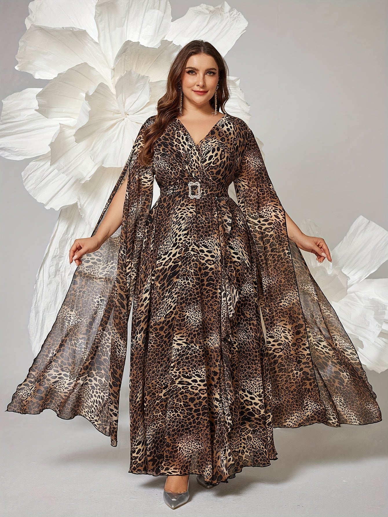 Women's Plus Size Elegant V-Neck Maxi Dress with Leopard Print