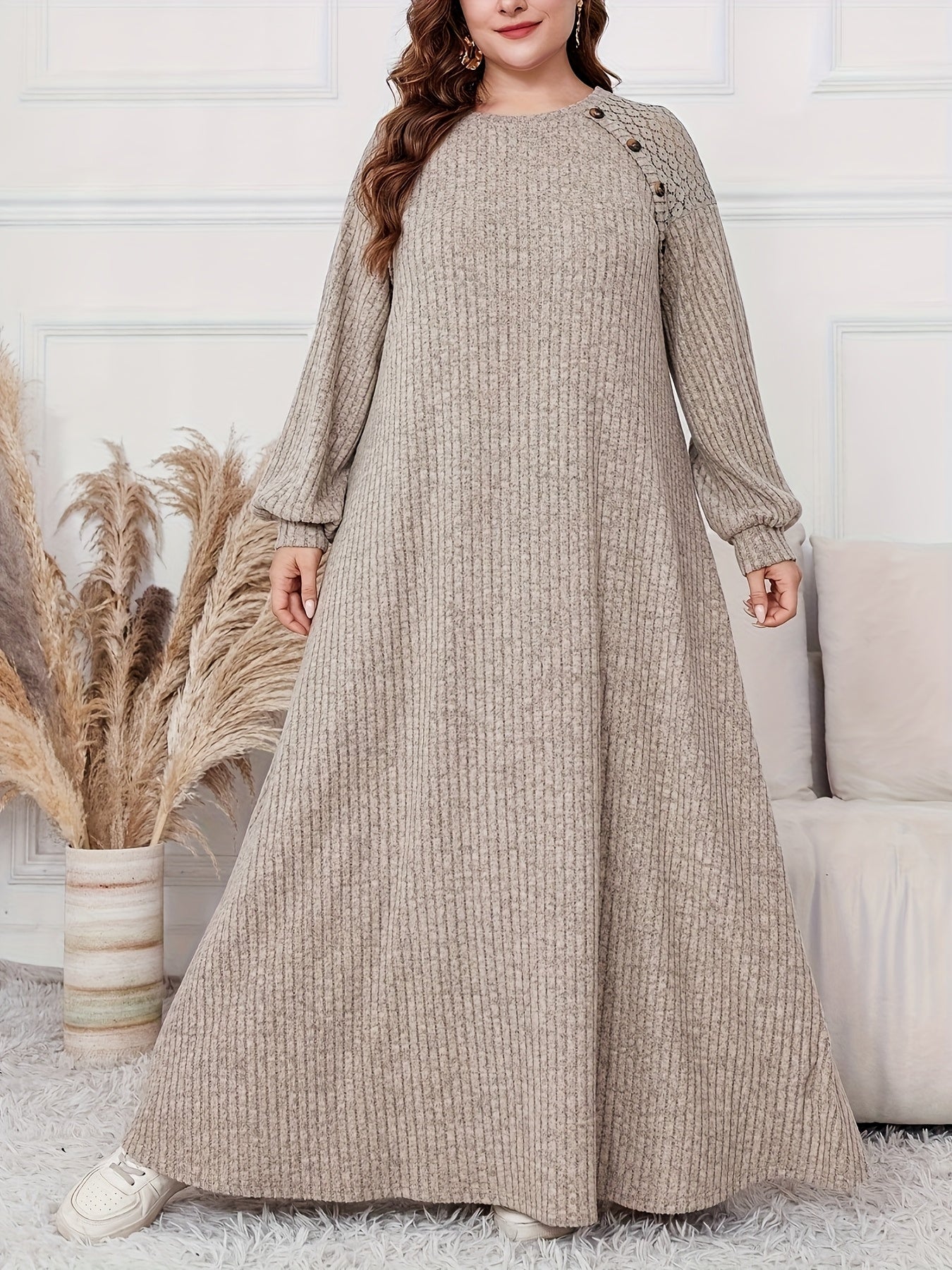 Women's Plus Size Elegant Maxi Dress - Long Sleeve Round Neck