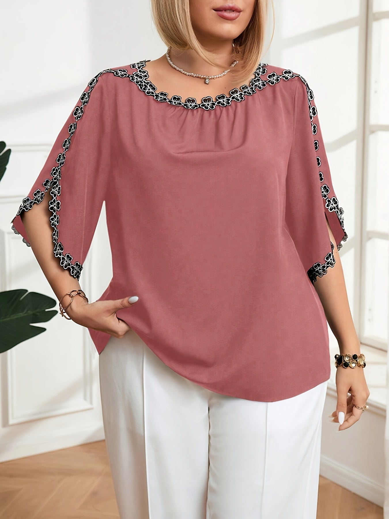 Plus Size Women'S Shirt with Floral Decoration