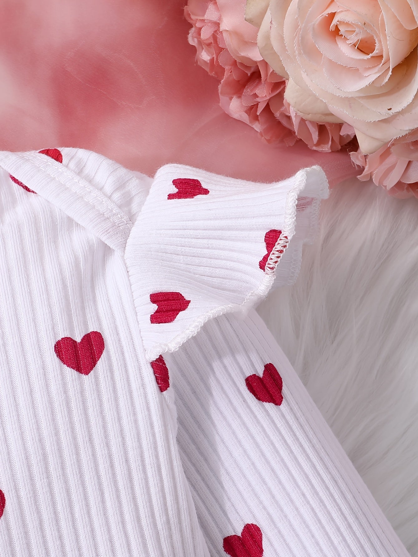 Set of 3pcs Baby Girl Heart Print Leaf Sleeve Top