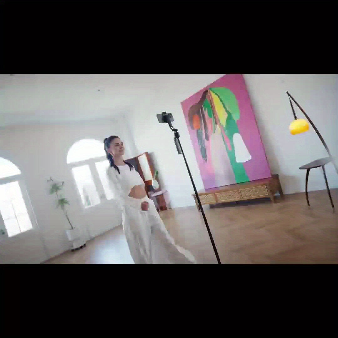 Auto Face Tracking Tripod 360° Rotation, Extendable