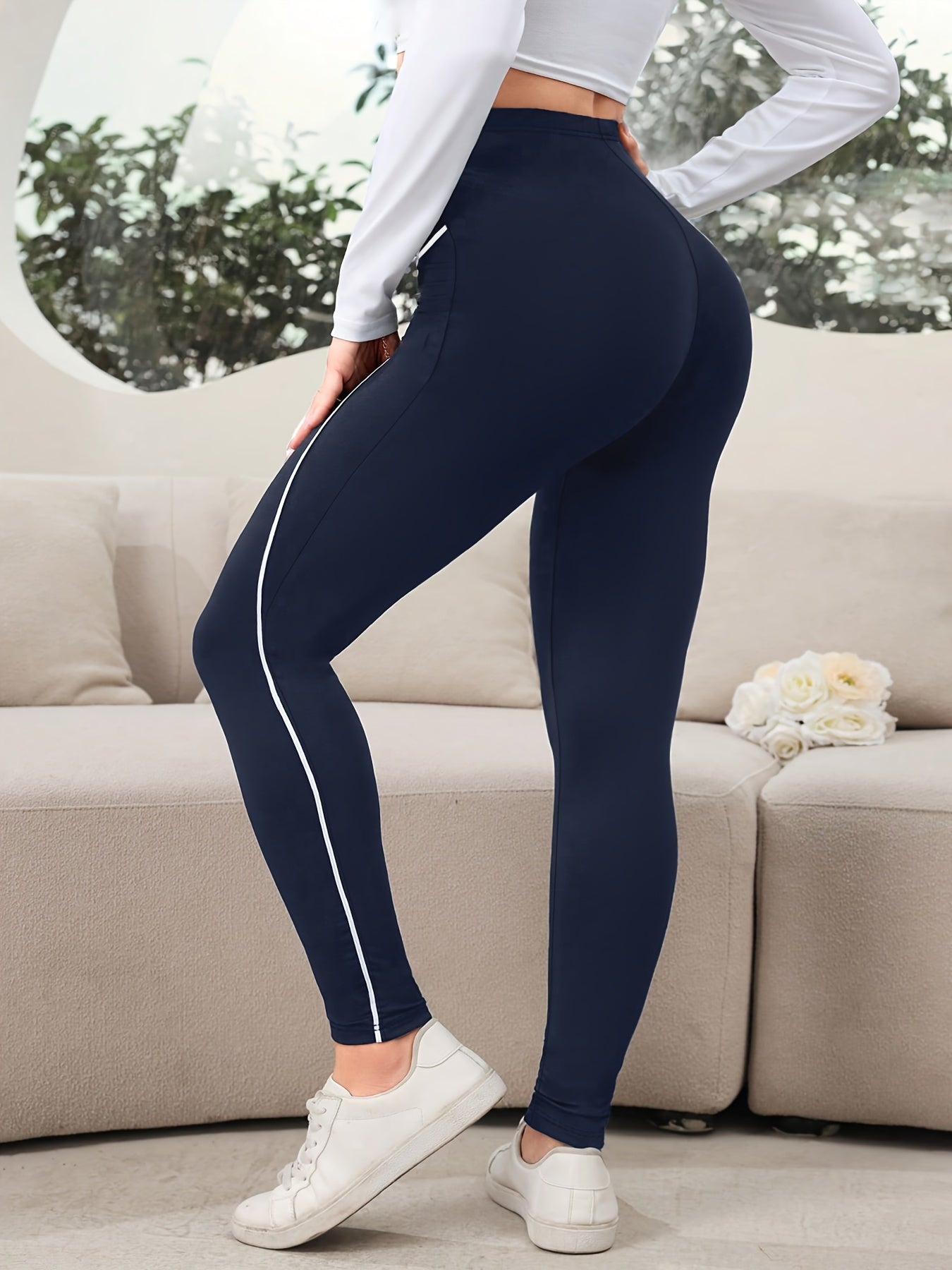 Comfortable Plus Size Women's High-Waisted Leggings with Contrast Trim