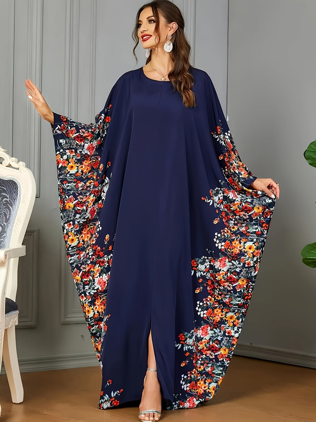 Middle Eastern-Inspired Batwing Sleeves, Loose Fit Floral Print
