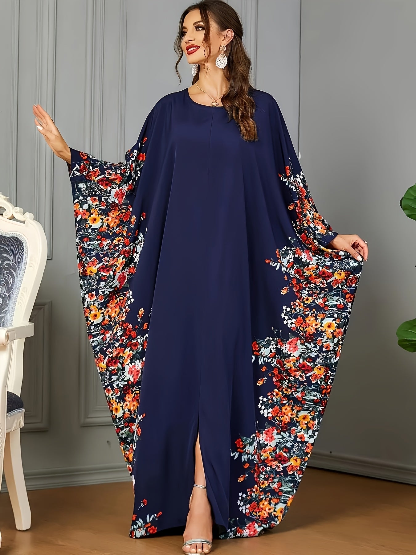 Middle Eastern-Inspired Batwing Sleeves, Loose Fit Floral Print