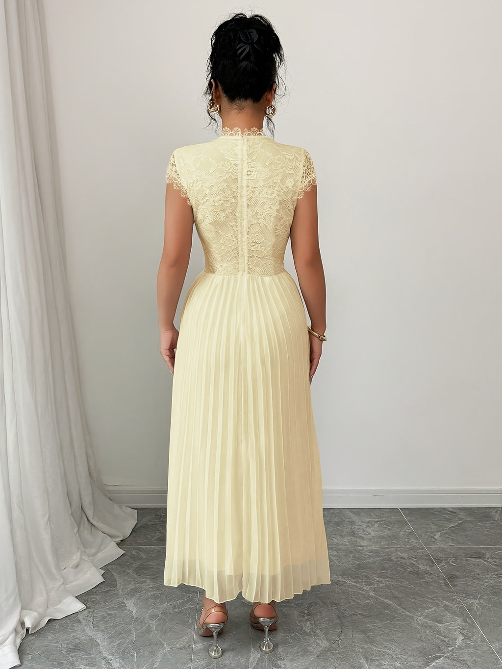 Women'S Elegant Black Floral Lace-Trimmed Pleated Maxi Dress - Sleeveless, Round Neck, High-Low Hem, Perfect for Spring/Summer, Adult, Formal Event Attire, Formal Event Dress | Sleeveless Dress | Lace Trim Detail, Lace Dress