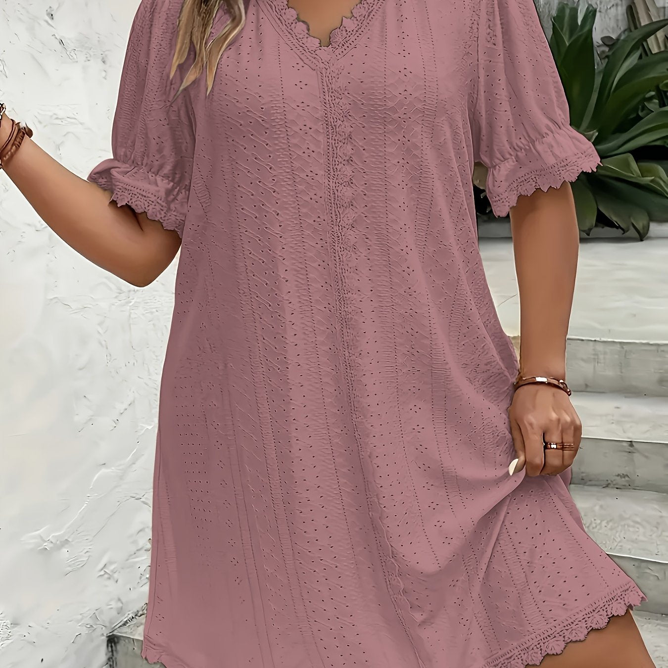 Elegant Plus Size Dress with Contrast Lace Trim, Short Sleeve