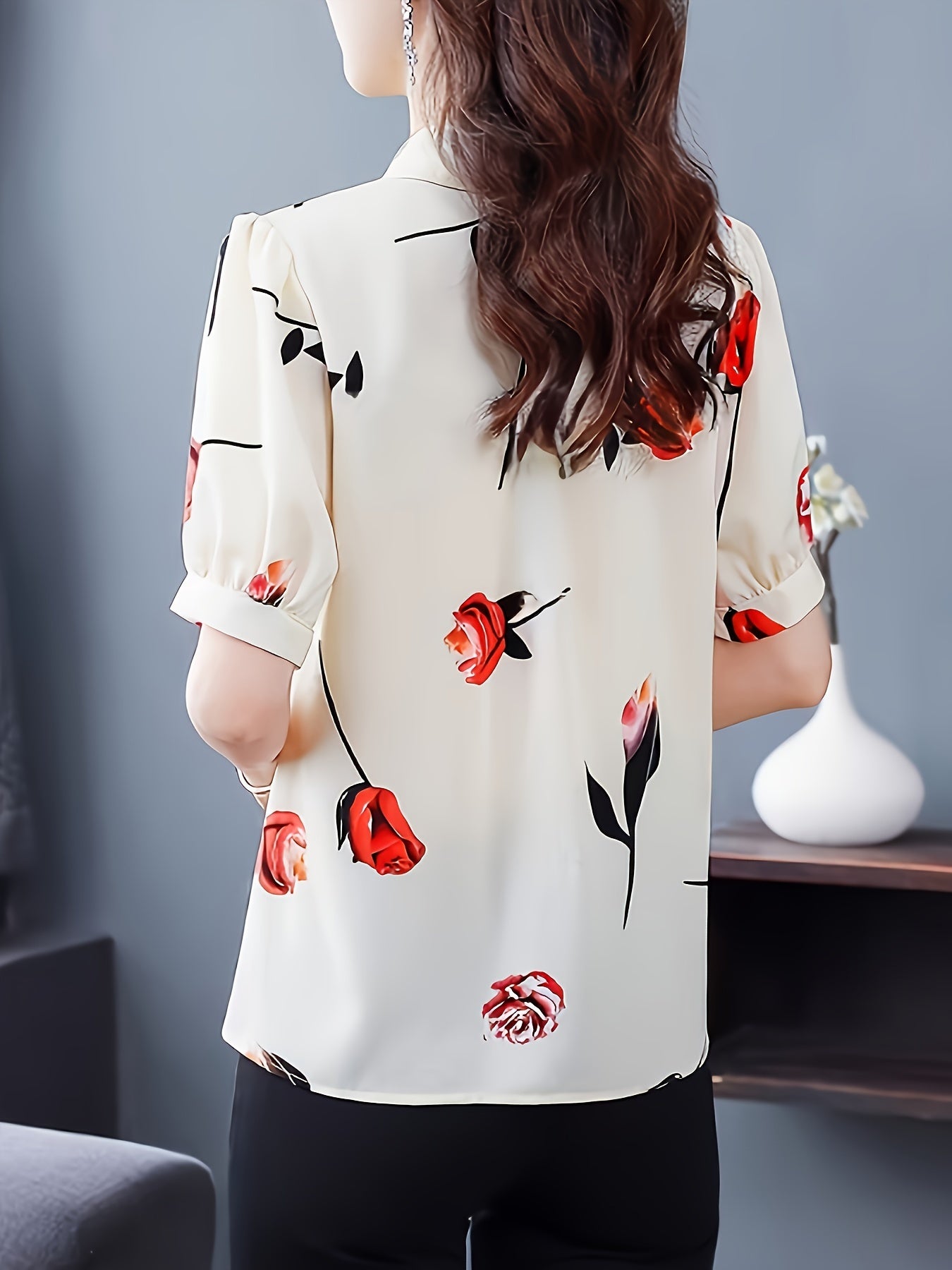 Floral Print V-Neck Short-Sleeved Women's Blouse