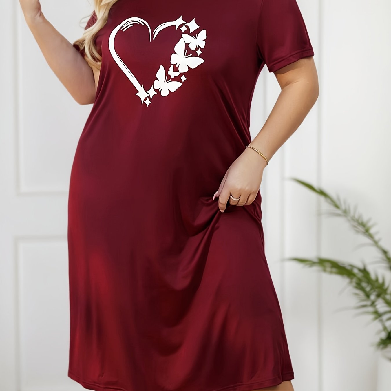 Women's Plus Casual Lounge Dress, Plus Size Butterfly & Heart Print Short Sleeve Crew Neck Sleep Dress