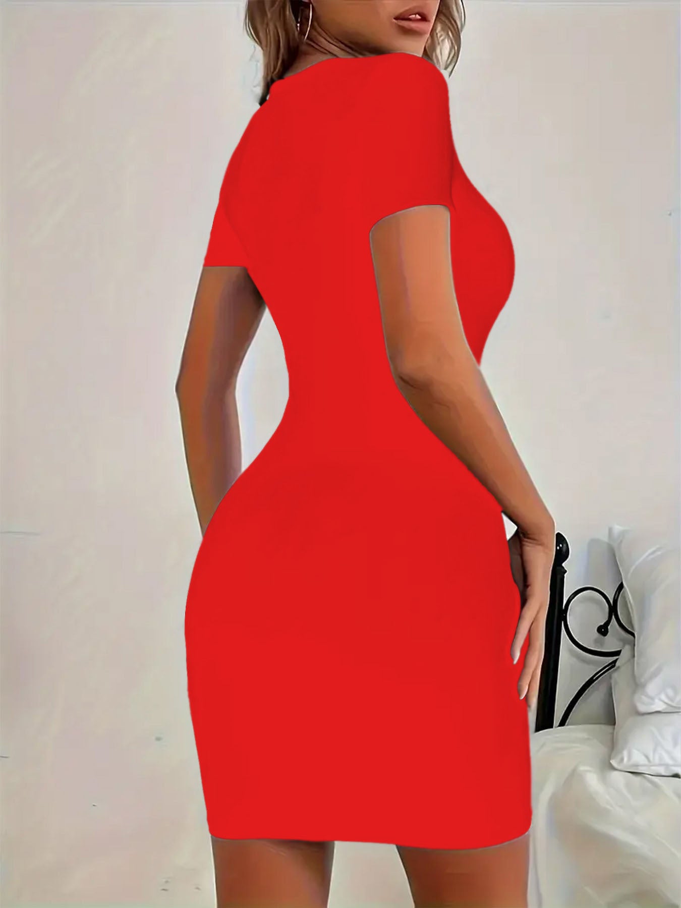 Calvin Art Print Bodycon Dress - Stylish Black, Slim-Fit, Stretchy Polyester Blend, Round Neck, Knee-Length, Perfect for Spring/Summer, Spring