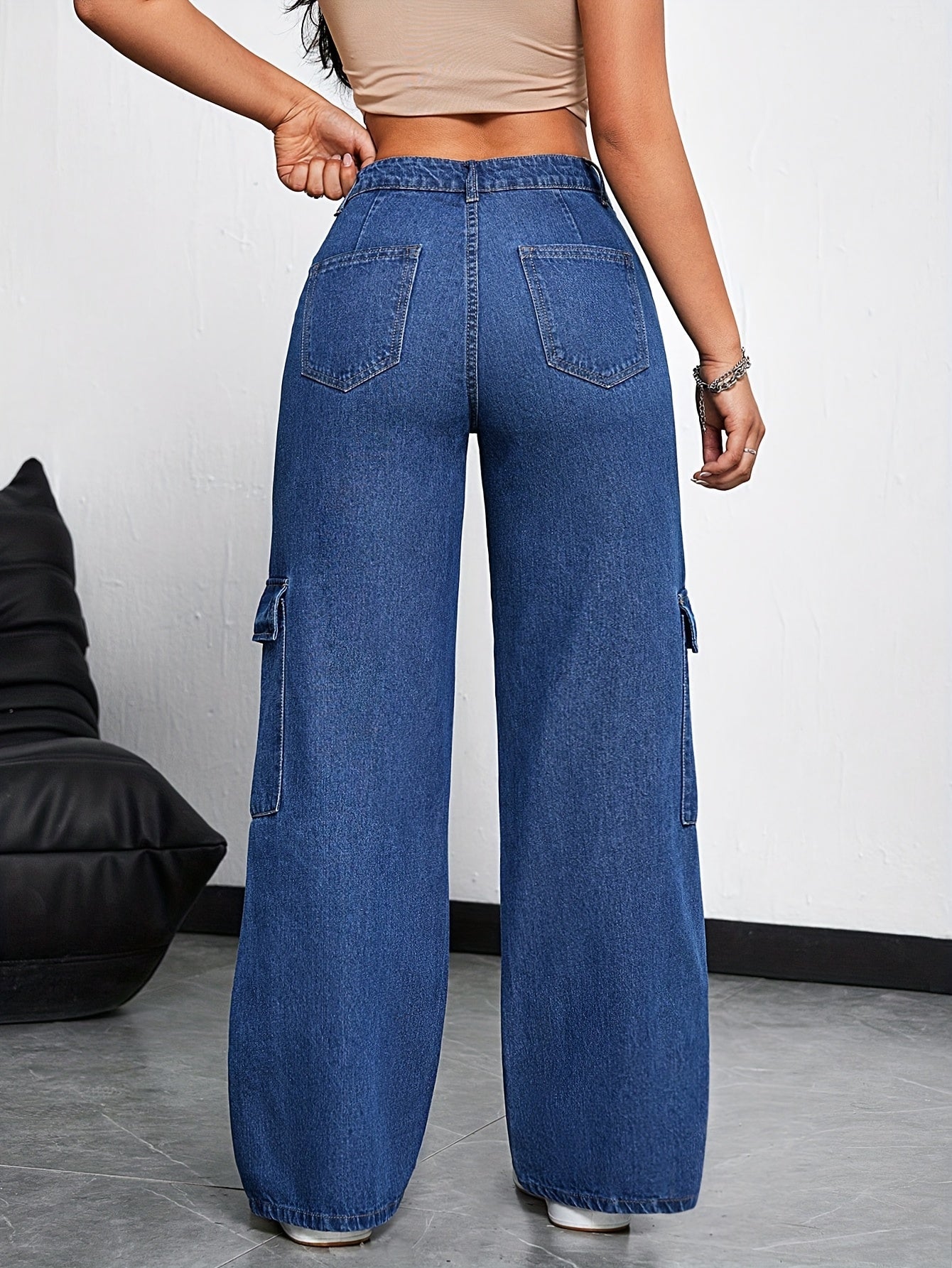 Women's High-Waisted Cargo Jeans with Multiple Pockets