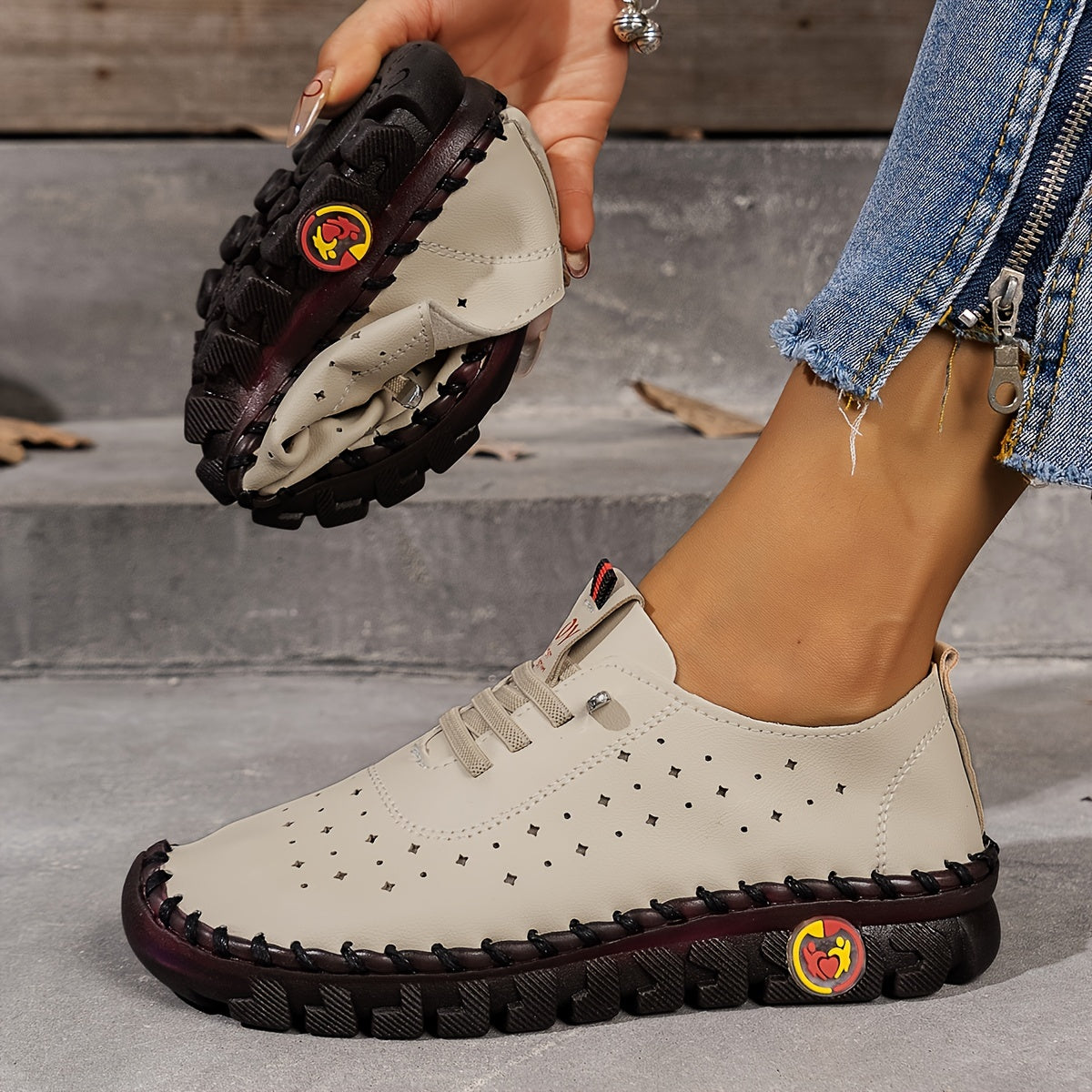 Comfortable Hollow Out Low Top Walking Shoes