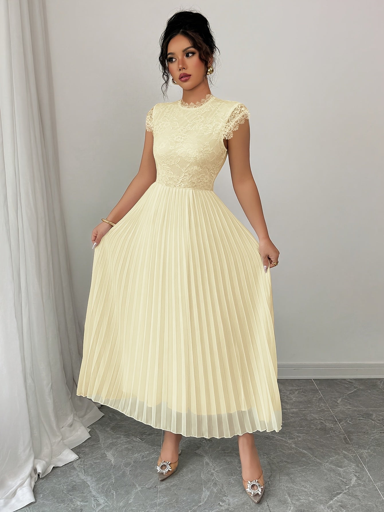 Women'S Elegant Black Floral Lace-Trimmed Pleated Maxi Dress - Sleeveless, Round Neck, High-Low Hem, Perfect for Spring/Summer, Adult, Formal Event Attire, Formal Event Dress | Sleeveless Dress | Lace Trim Detail, Lace Dress